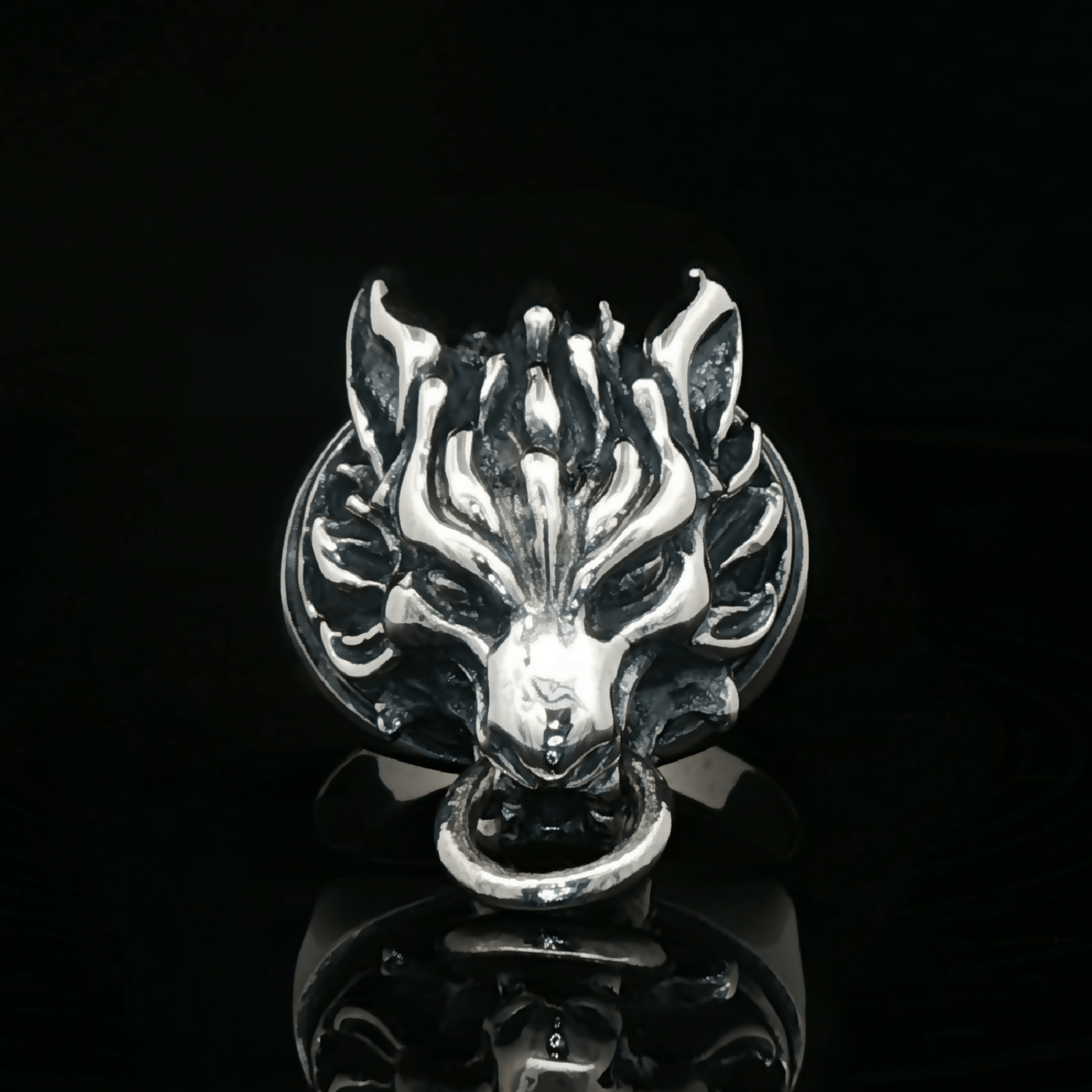 Handmade by Le Dragon Argenté, this Final Fantasy 7 inspired Fenrir Wolf Ring features the iconic Cloud Strife wolf emblem and is available in sterling silver or antique bronze. A meaningful piece for FFVII and Advent Children fans, perfect for daily wear, cosplay, or as a collectible gamer jewelry gift. Ideal for anyone who loves bold fantasy symbolism.