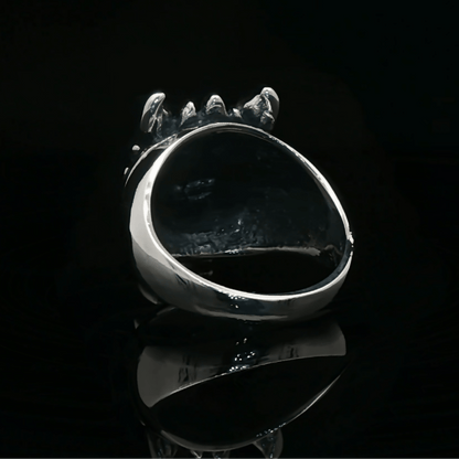 Handmade by Le Dragon Argenté, this Final Fantasy 7 inspired Fenrir Wolf Ring features the iconic Cloud Strife wolf emblem and is available in sterling silver or antique bronze. A meaningful piece for FFVII and Advent Children fans, perfect for daily wear, cosplay, or as a collectible gamer jewelry gift. Ideal for anyone who loves bold fantasy symbolism.