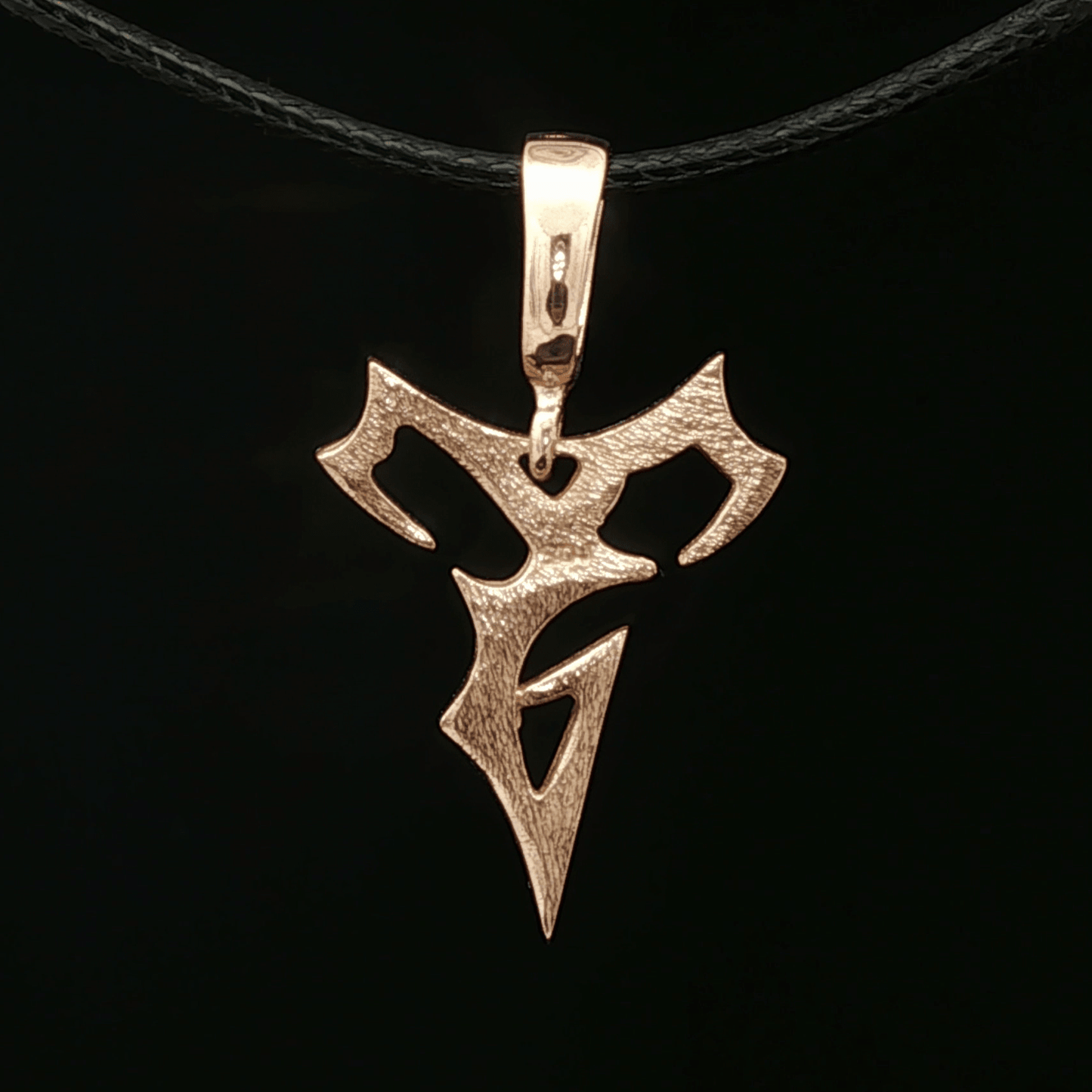 Large Final Fantasy X Tidus Pendant in Antique Bronze - Le Dragon Argenté