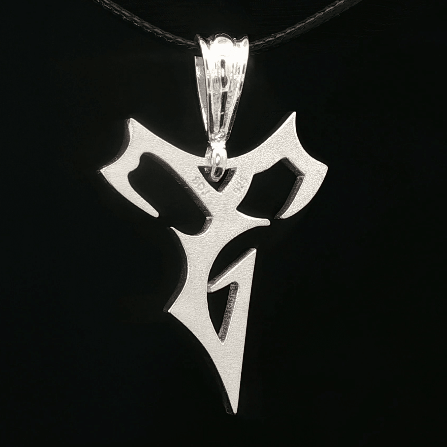 Large Final Fantasy X Tidus Pendant - Le Dragon Argenté