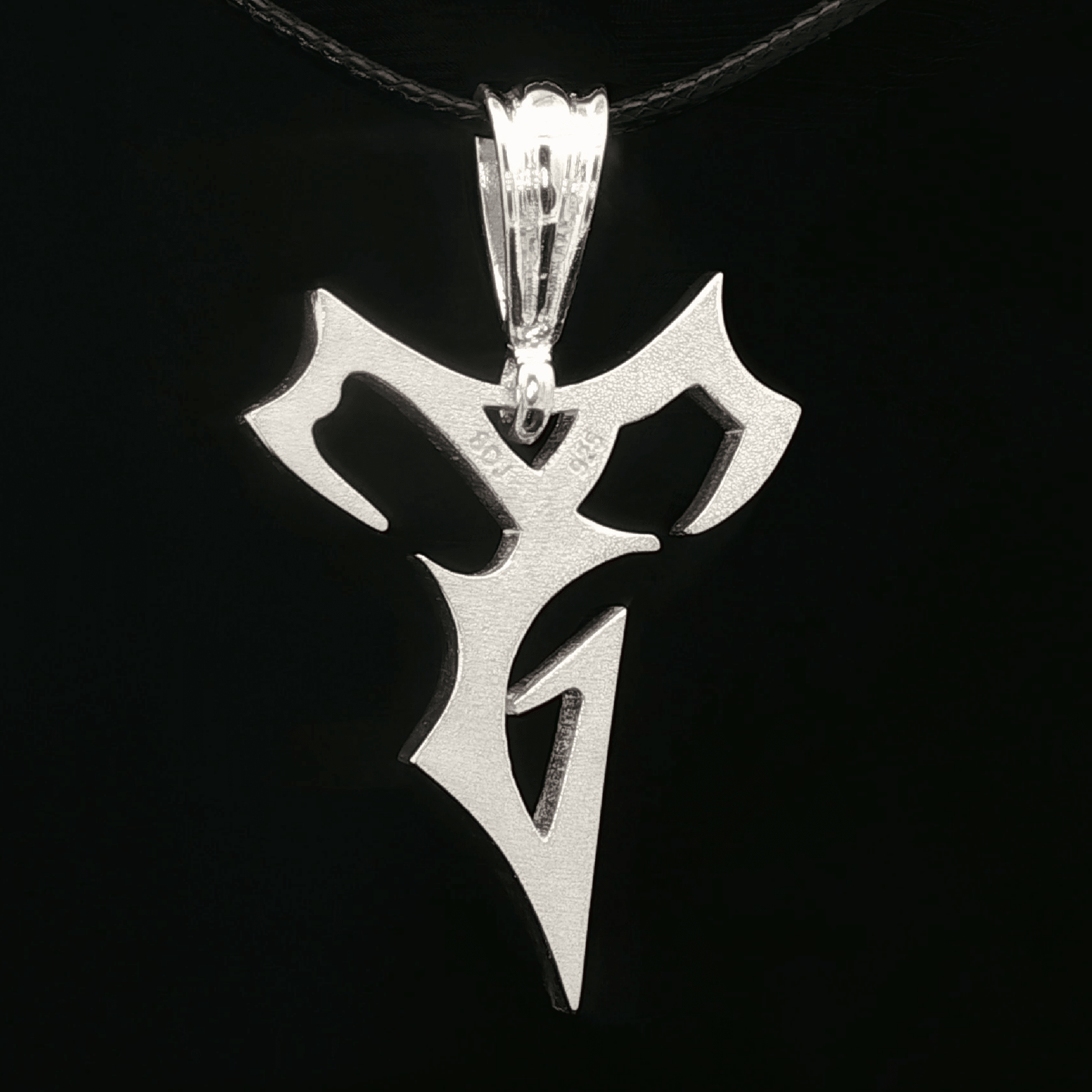 Large Final Fantasy X Tidus Pendant - Le Dragon Argenté