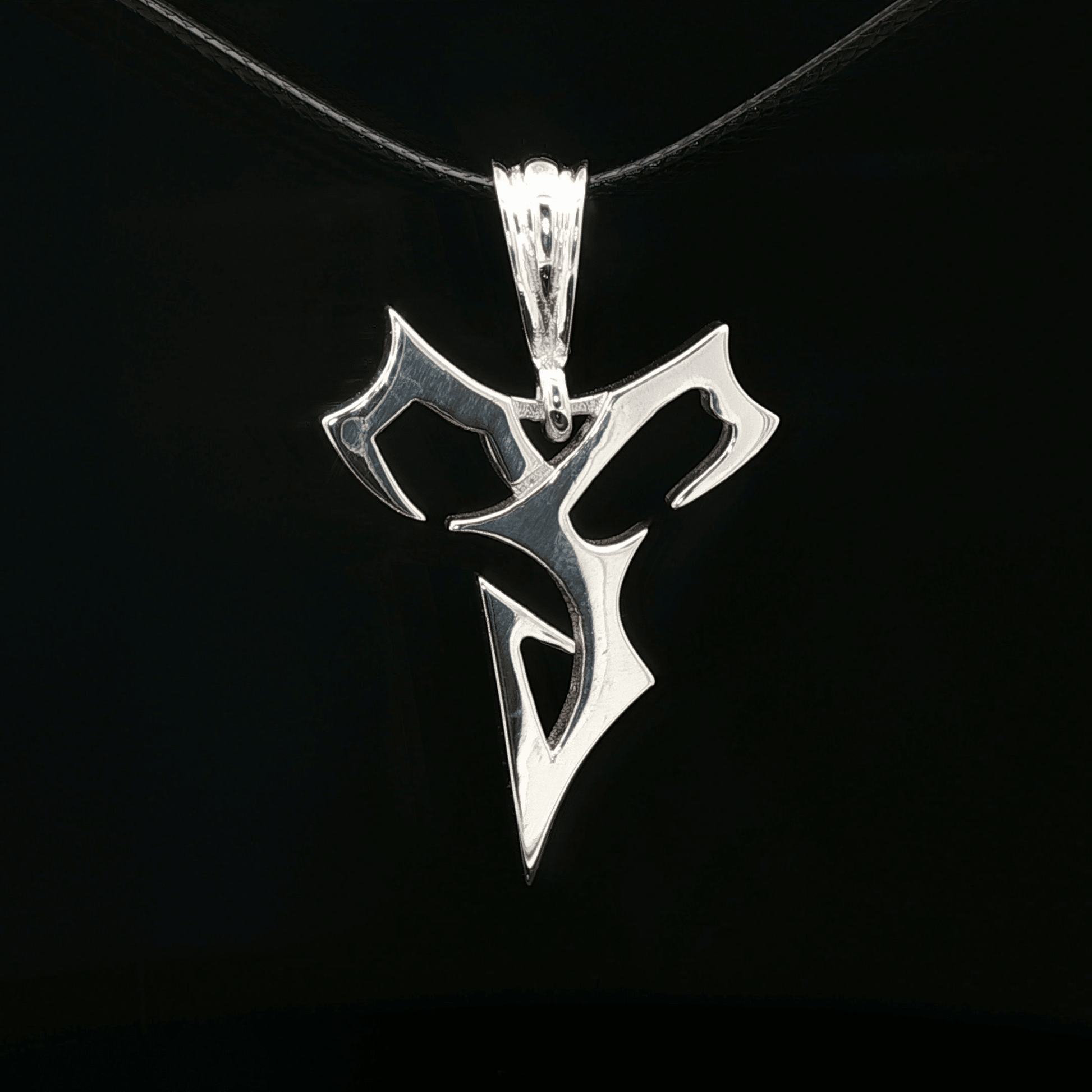 Large Final Fantasy X Tidus Pendant - Le Dragon Argenté