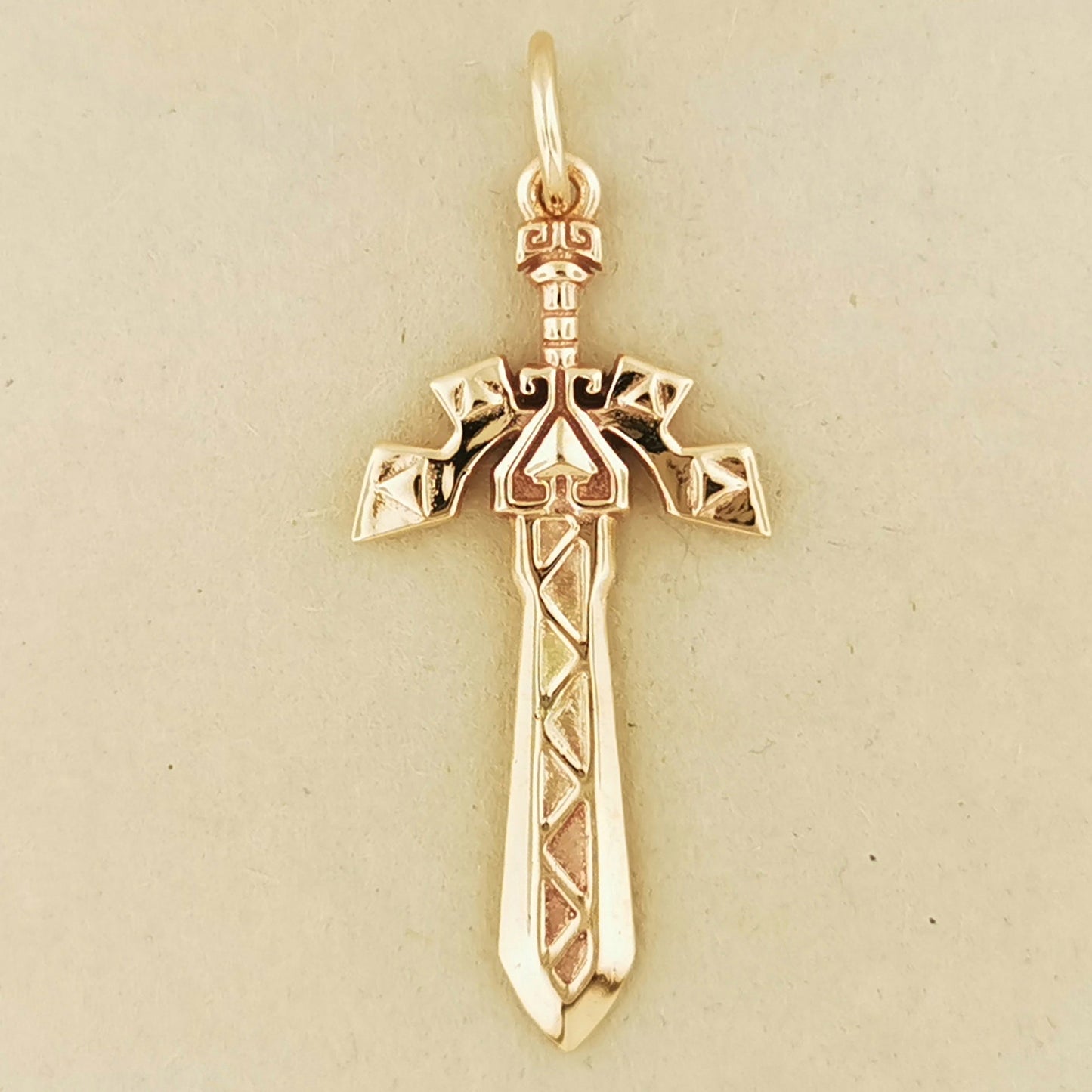 Legend Of Zelda Lokomo Sword Pendant - Le Dragon Argenté - geeky gift for her - geeky gift for him - Legend of Zelda