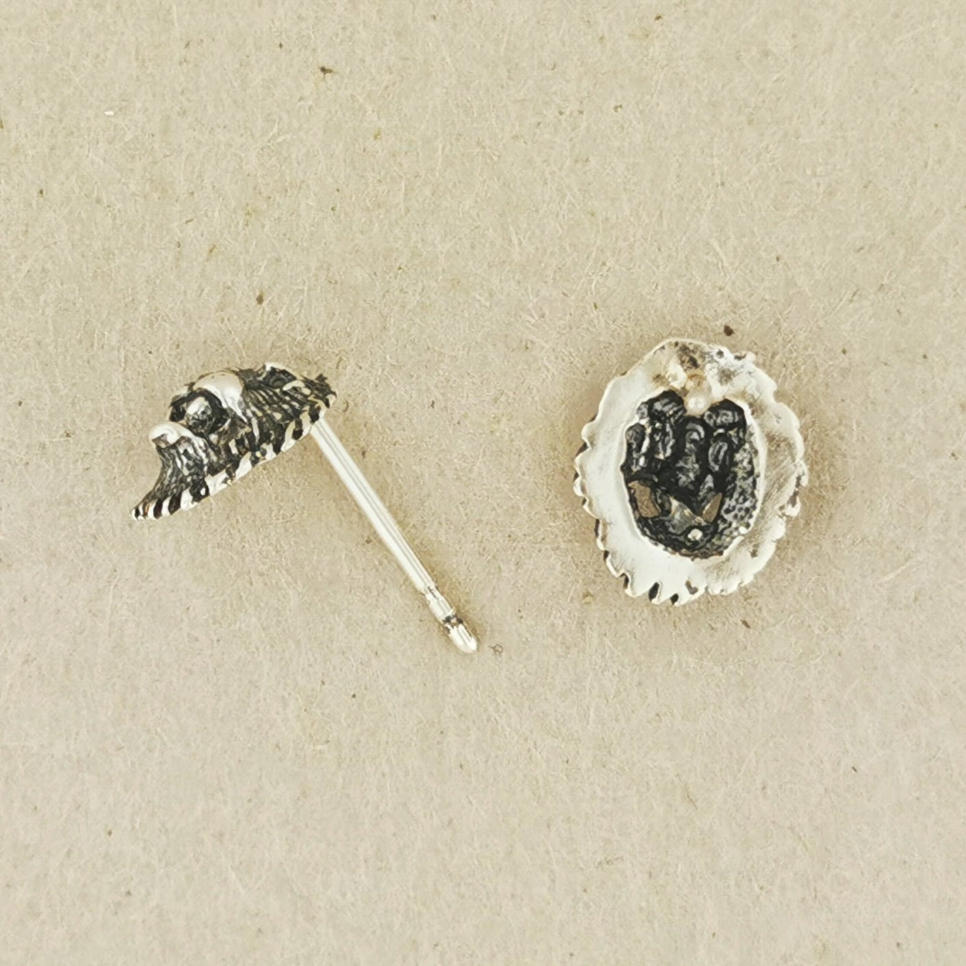 Lion Head Stud Earrings in Sterling Silver - Le Dragon Argenté