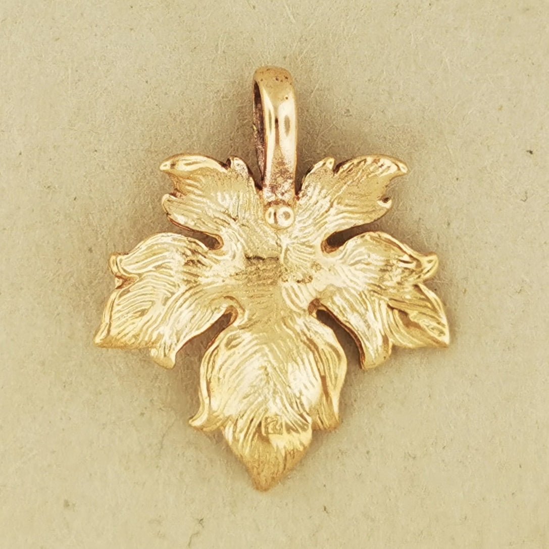 Maple Leaf Charm Pendant - Le Dragon Argenté - Charm Bracelet Pendant - charm pendant - Maple Leaf Charm Pendant
