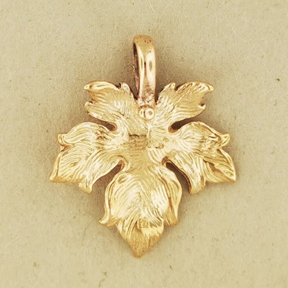 Maple Leaf Charm Pendant - Le Dragon Argenté - Charm Bracelet Pendant - charm pendant - Maple Leaf Charm Pendant