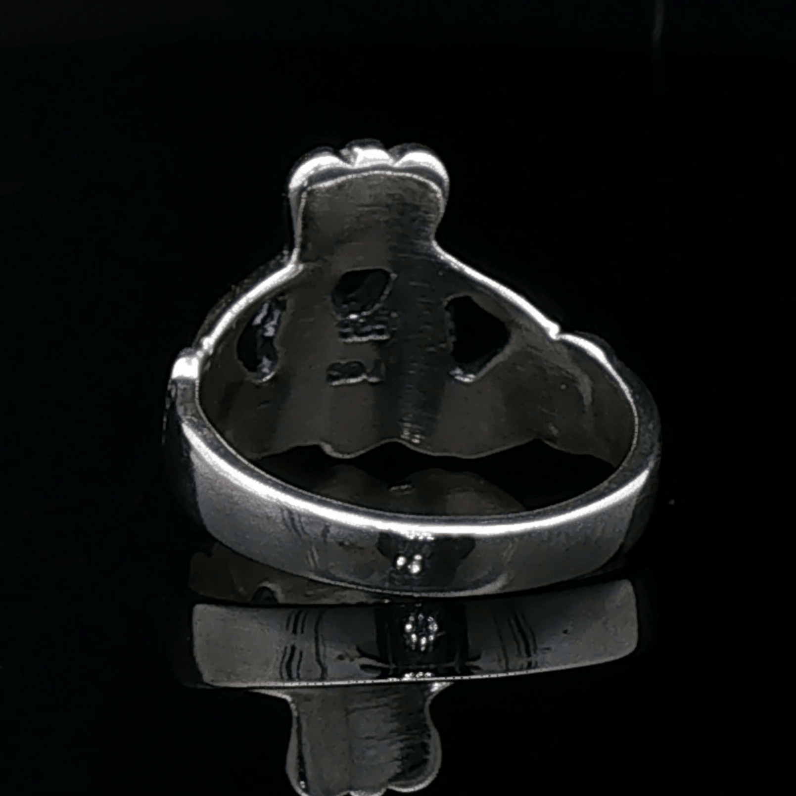 Medium Claddagh Ring in Sterling Silver or Antique Bronze - Le Dragon Argenté