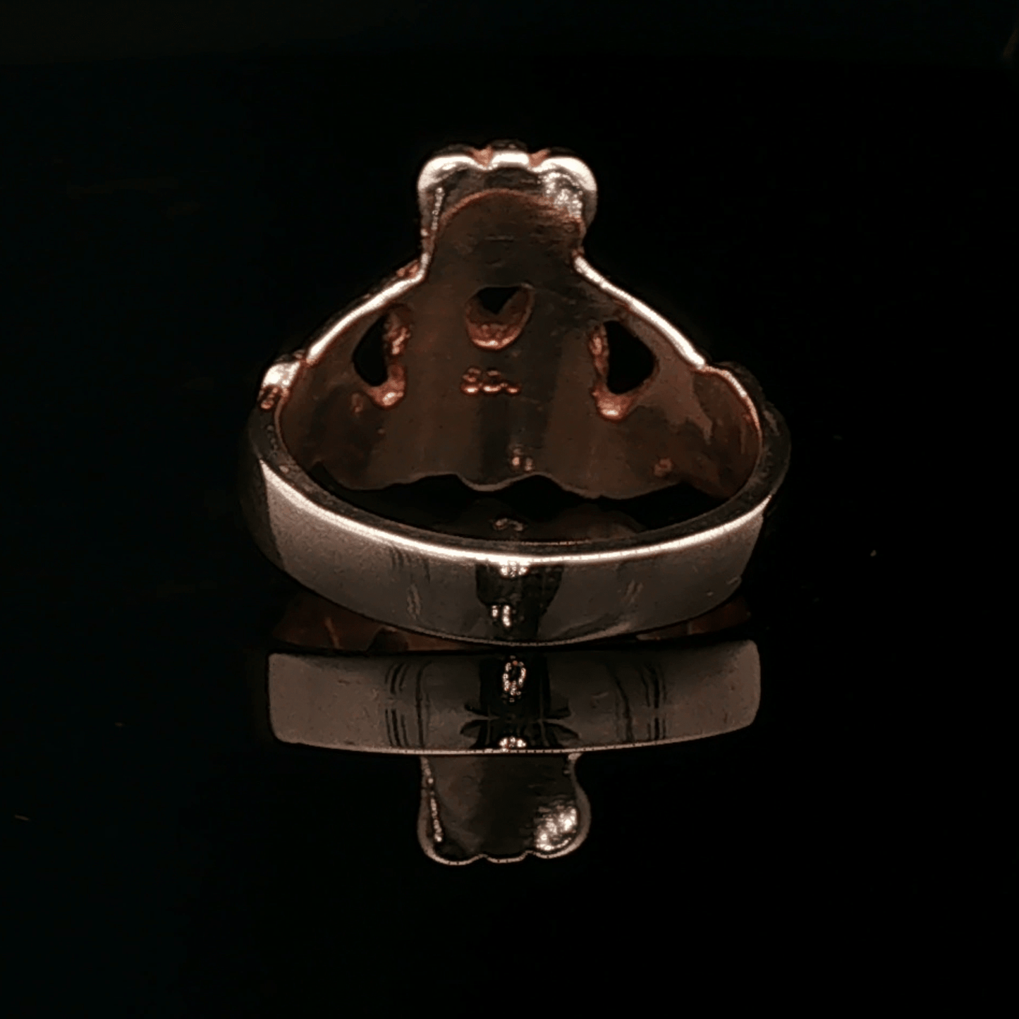 Medium Claddagh Ring in Sterling Silver or Antique Bronze - Le Dragon Argenté