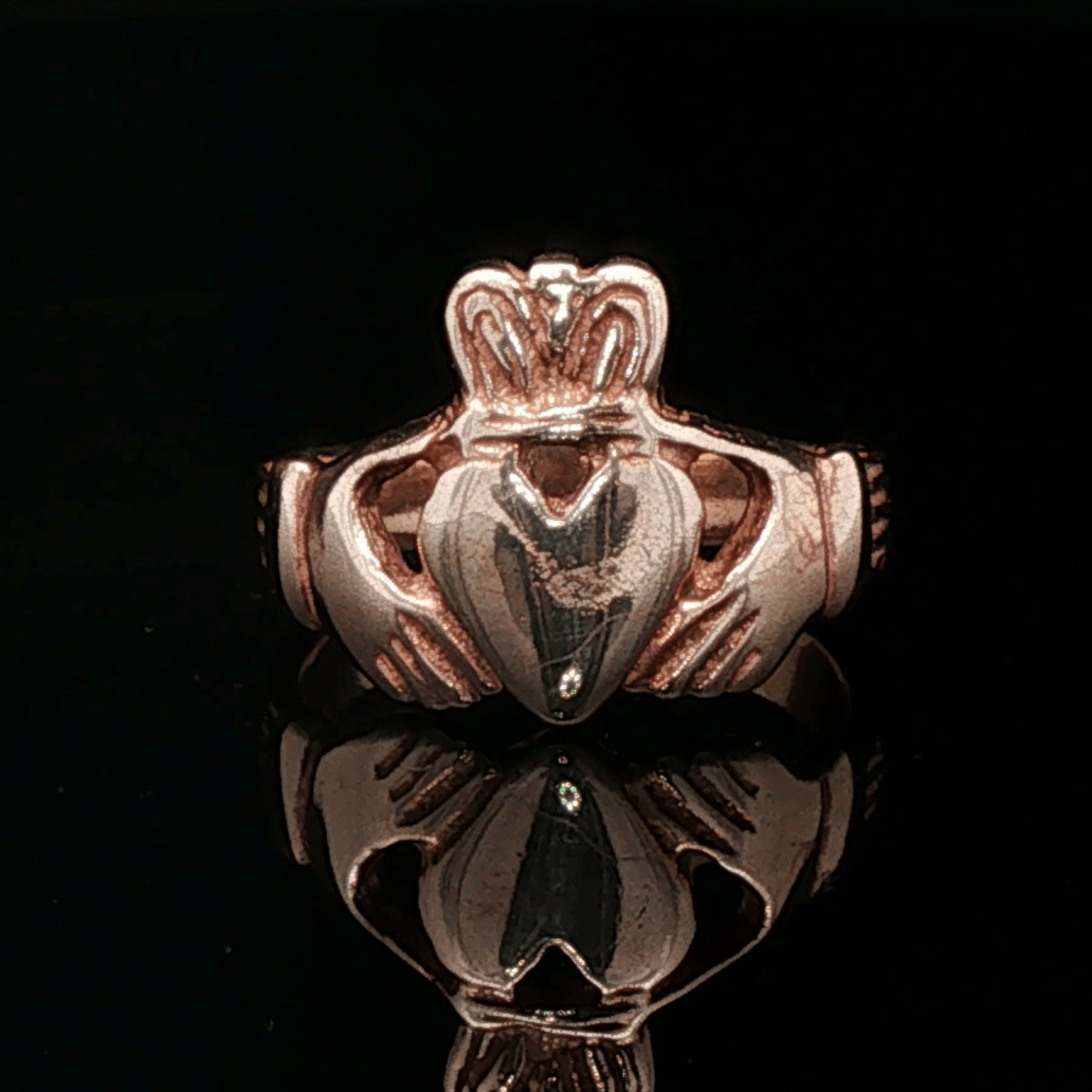 Medium Claddagh Ring in Sterling Silver or Antique Bronze - Le Dragon Argenté