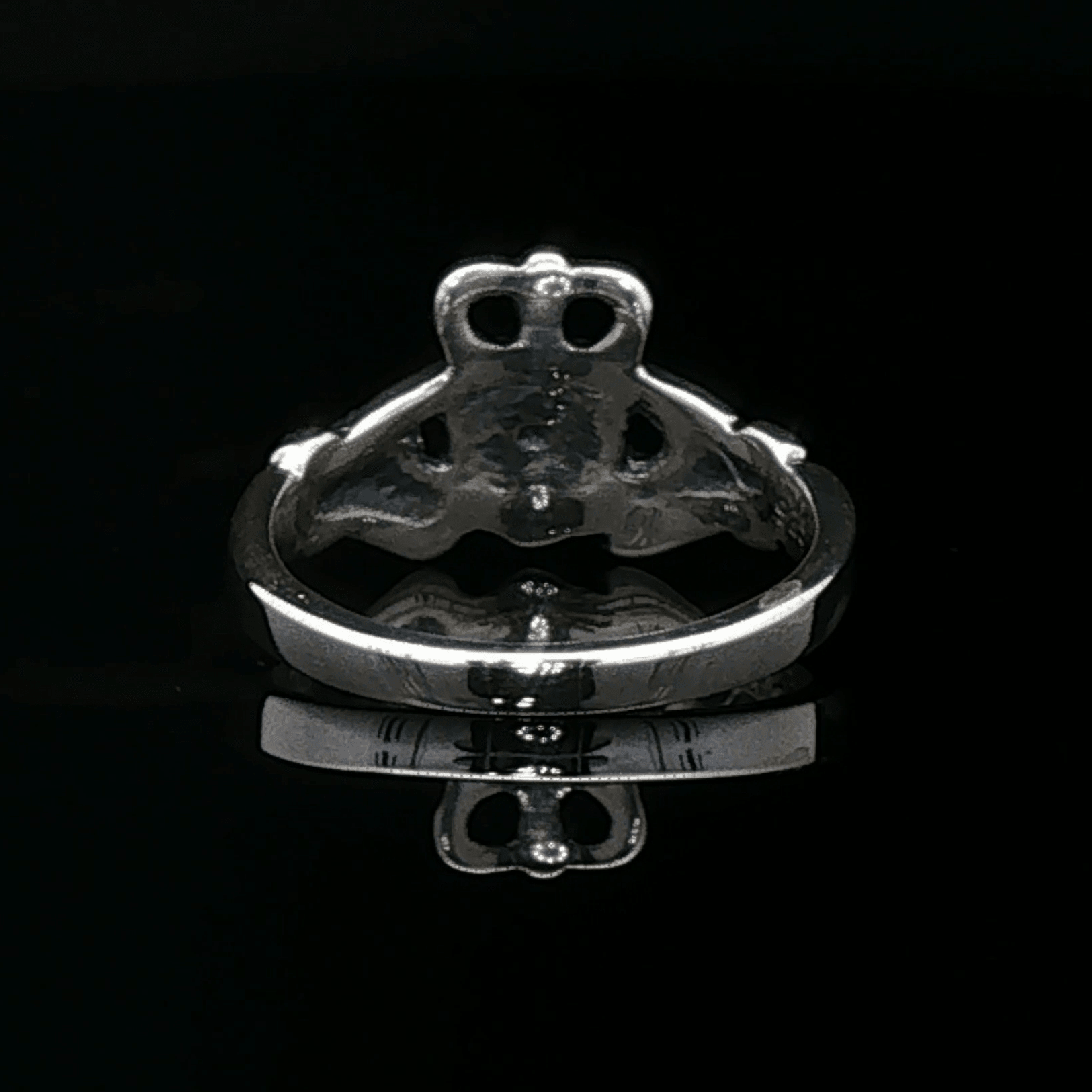 Medium Curled Crown Claddagh Ring in Sterling Silver or Antique Bronze - Le Dragon Argenté