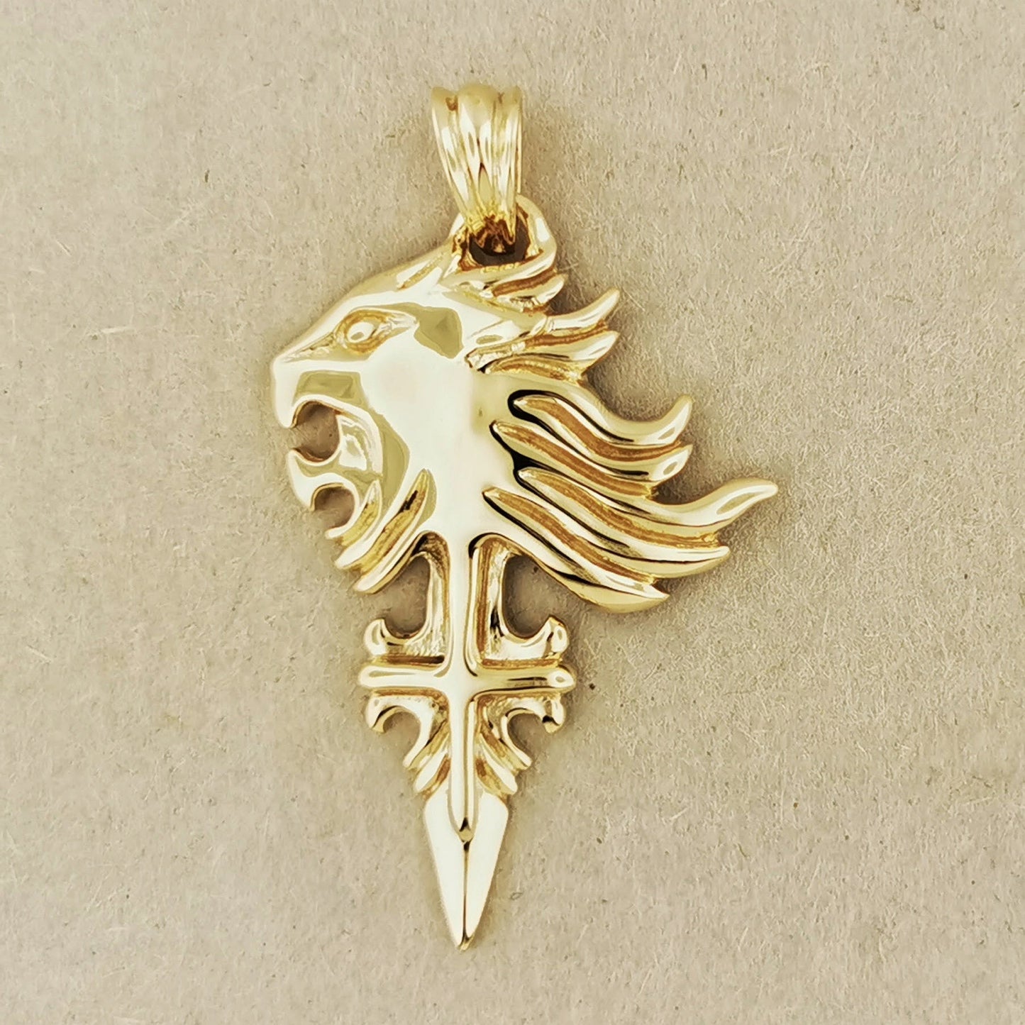 Medium Final Fantasy 8 Squall Griever Pendant in Gold - Le Dragon Argenté