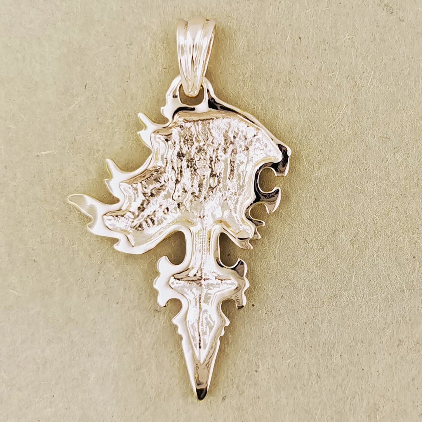 Medium Final Fantasy 8 Squall Griever Pendant in Gold - Le Dragon Argenté