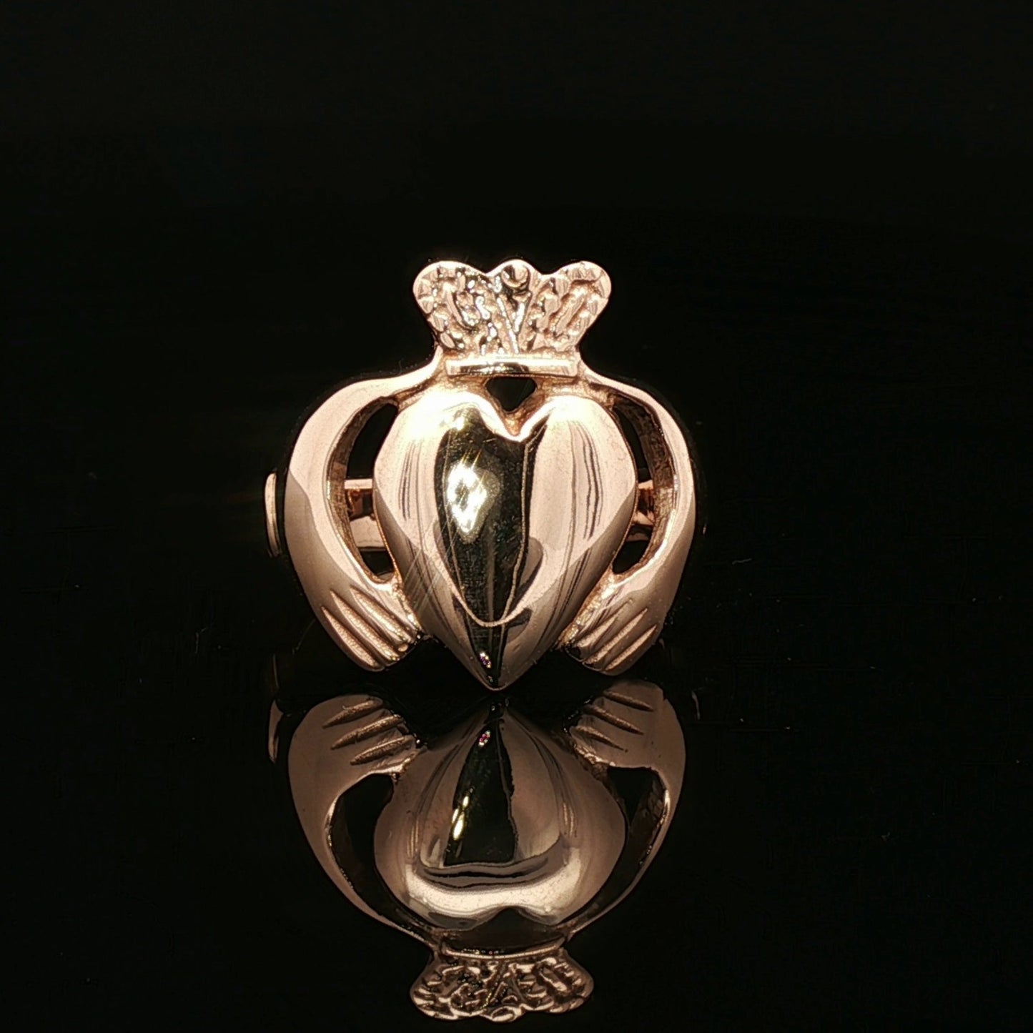 Mens Large Claddagh Ring in Antique Bronze - Le Dragon Argenté