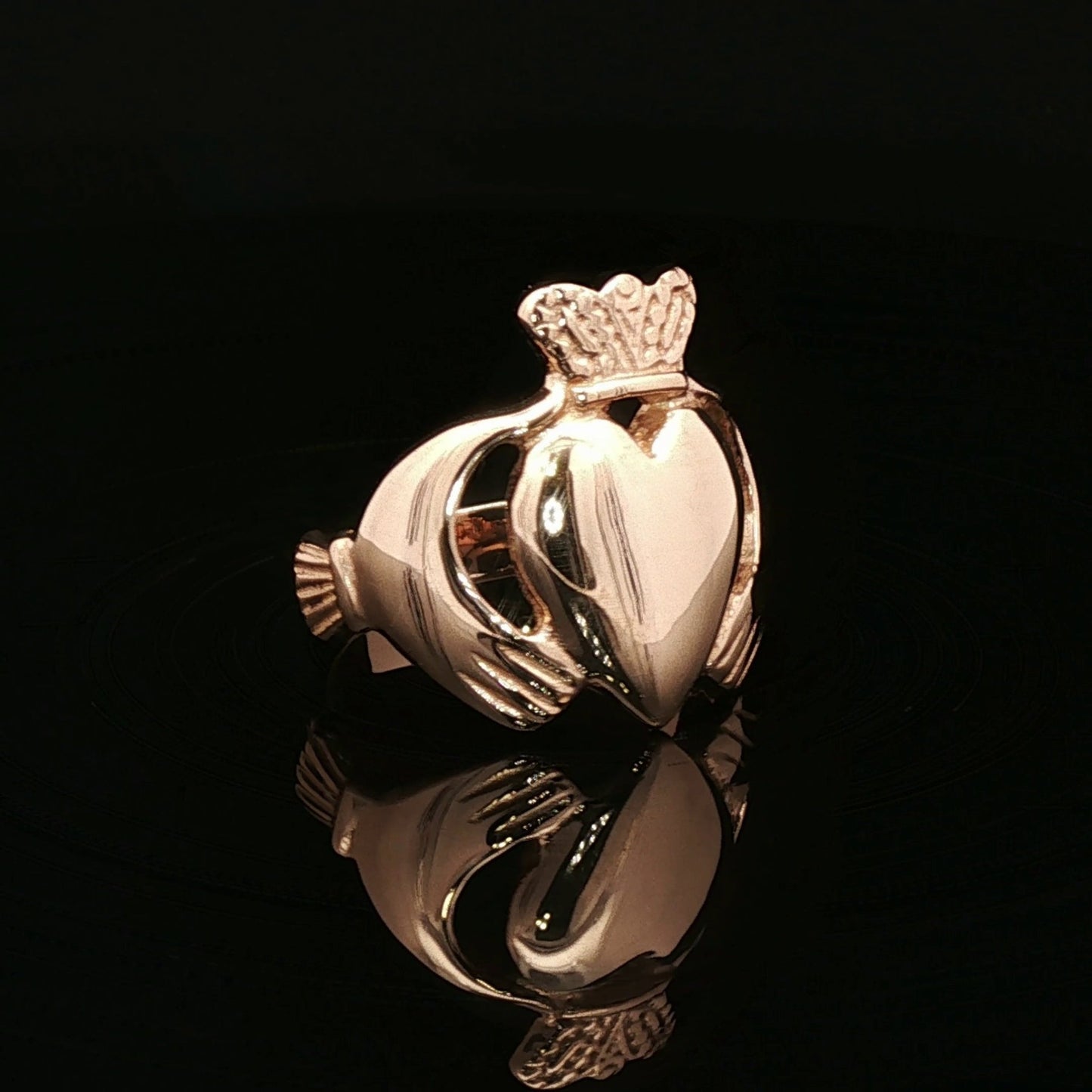 Mens Large Claddagh Ring in Antique Bronze - Le Dragon Argenté