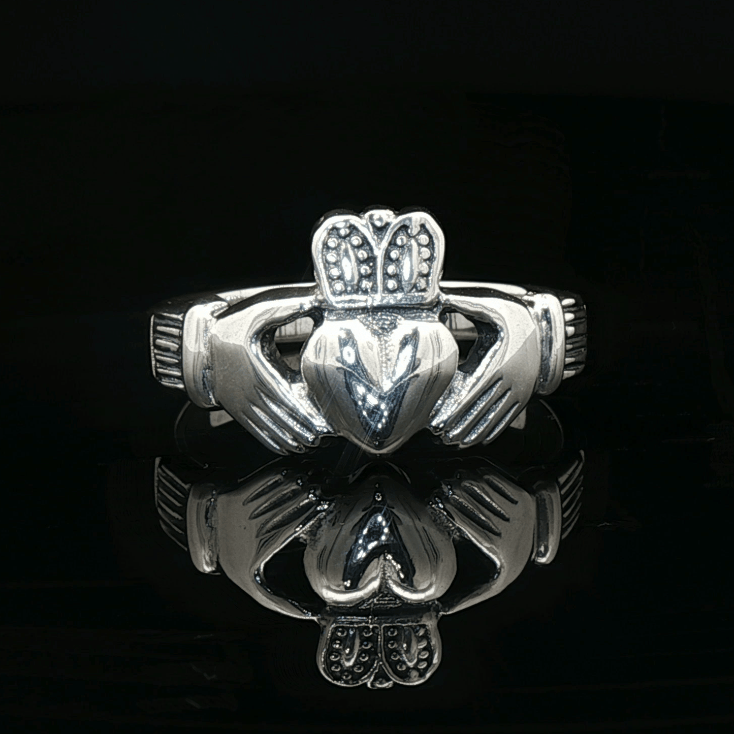 Mens Thick Claddagh Ring in Sterling Silver - Le Dragon Argenté