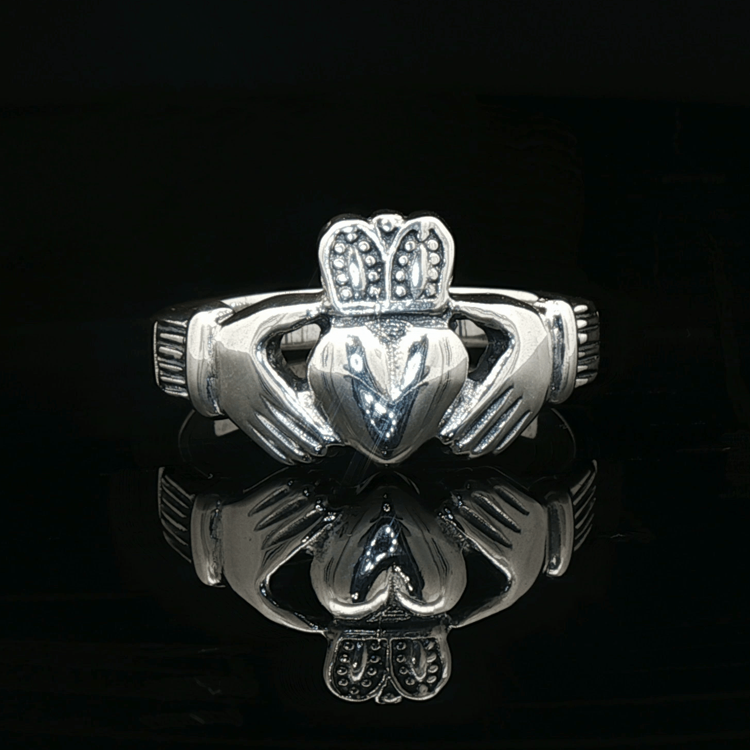 Mens Thick Claddagh Ring in Sterling Silver - Le Dragon Argenté