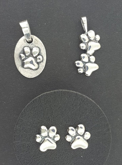 Paw Print Medallion in Sterling Silver or Antique Bronze - Le Dragon Argenté