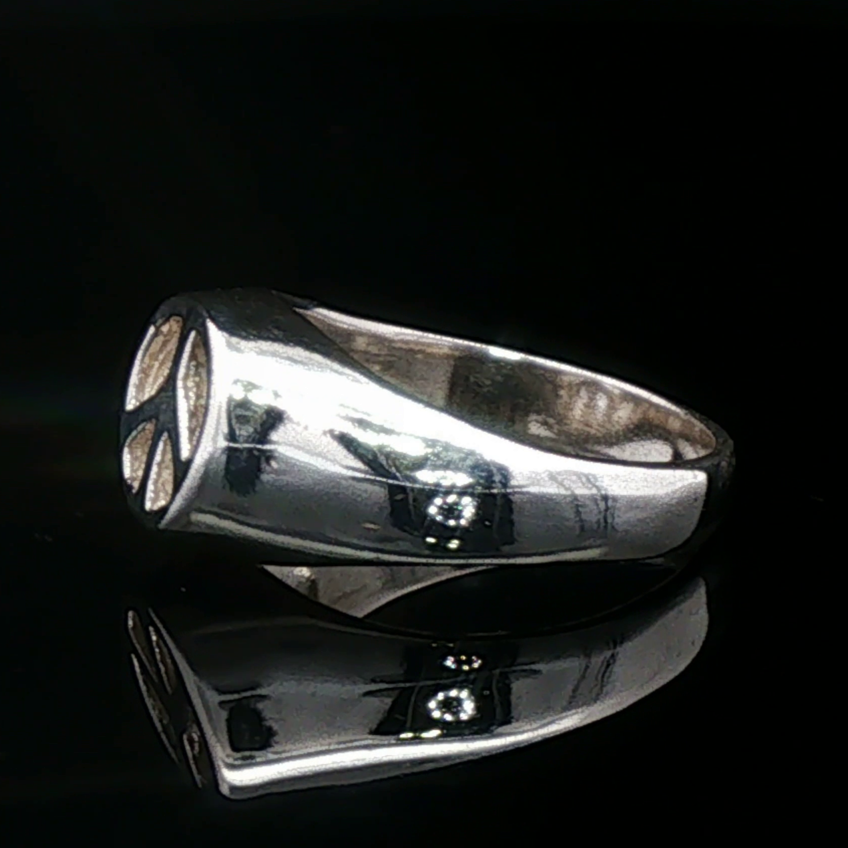 Peace Sign Signet Ring in Sterling Silver by Le Dragon Argenté