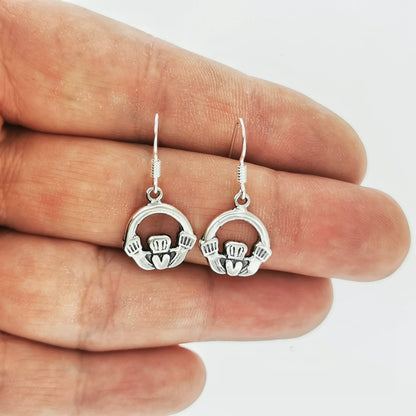 Small Claddagh Charm Earrings - Le Dragon Argenté