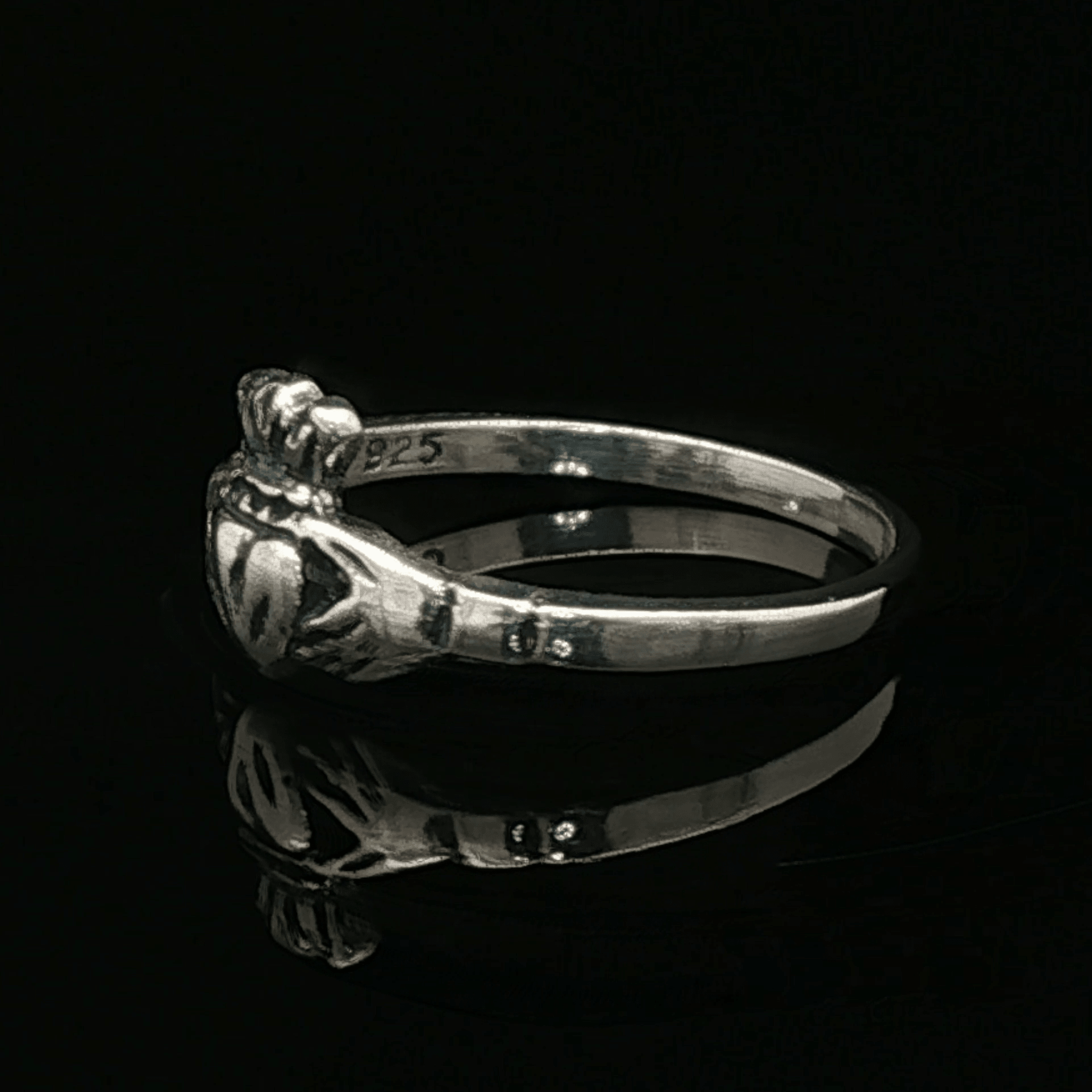Small Claddagh Ring in Sterling Silver - Le Dragon Argenté