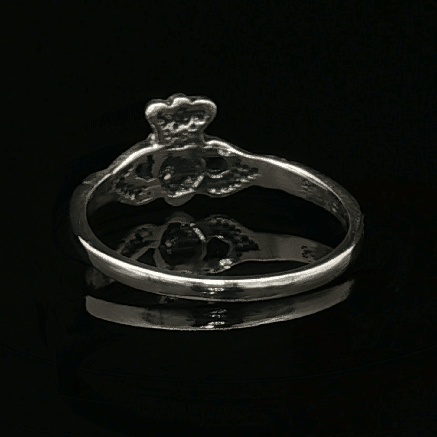 Small Claddagh Ring in Sterling Silver - Le Dragon Argenté