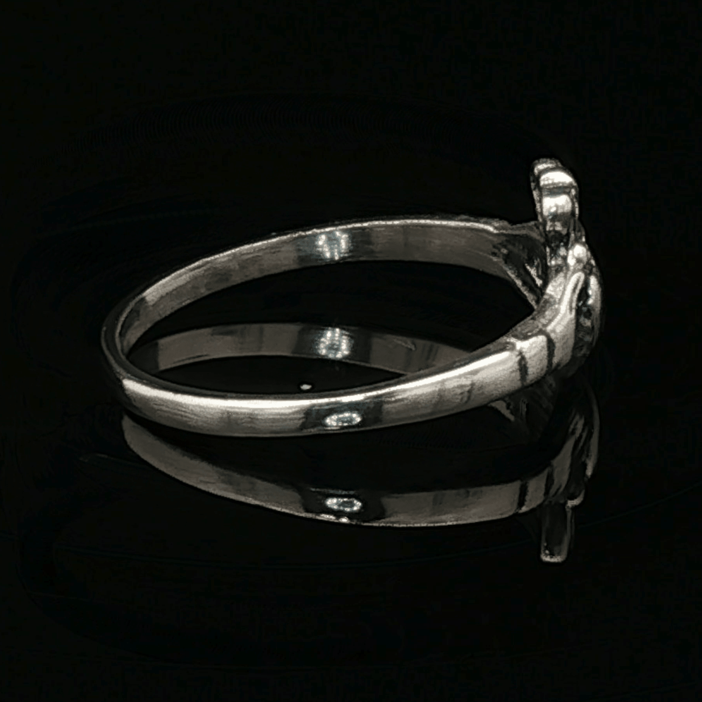 Small Claddagh Ring in Sterling Silver - Le Dragon Argenté