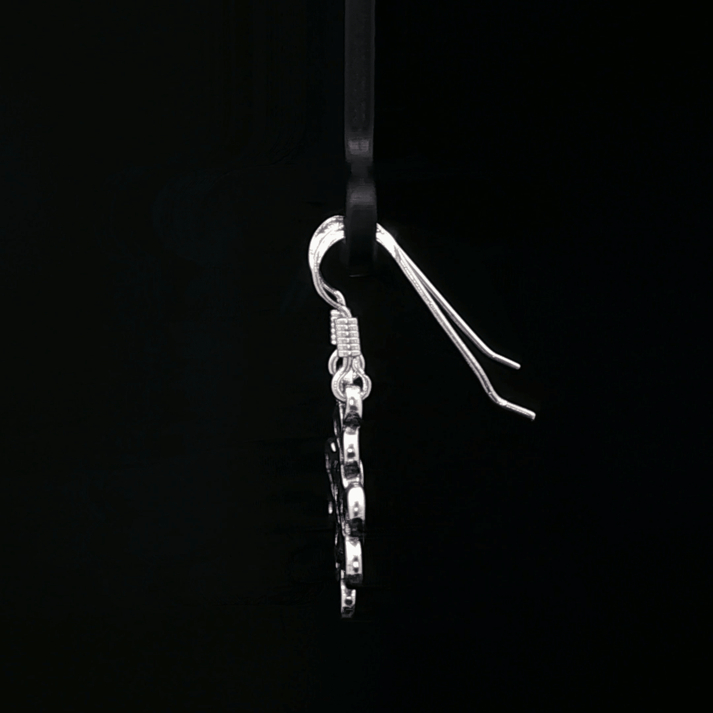 Small Endless Knot Charm Earrings in Sterling Silver - Le Dragon Argenté
