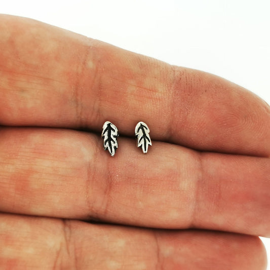 Delicate Sterling Silver Oak Leaf Stud Earrings with vintage-inspired design by Le Dragon Argenté