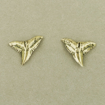 Small Shark Tooth Gold Stud Earrings - Le Dragon Argenté