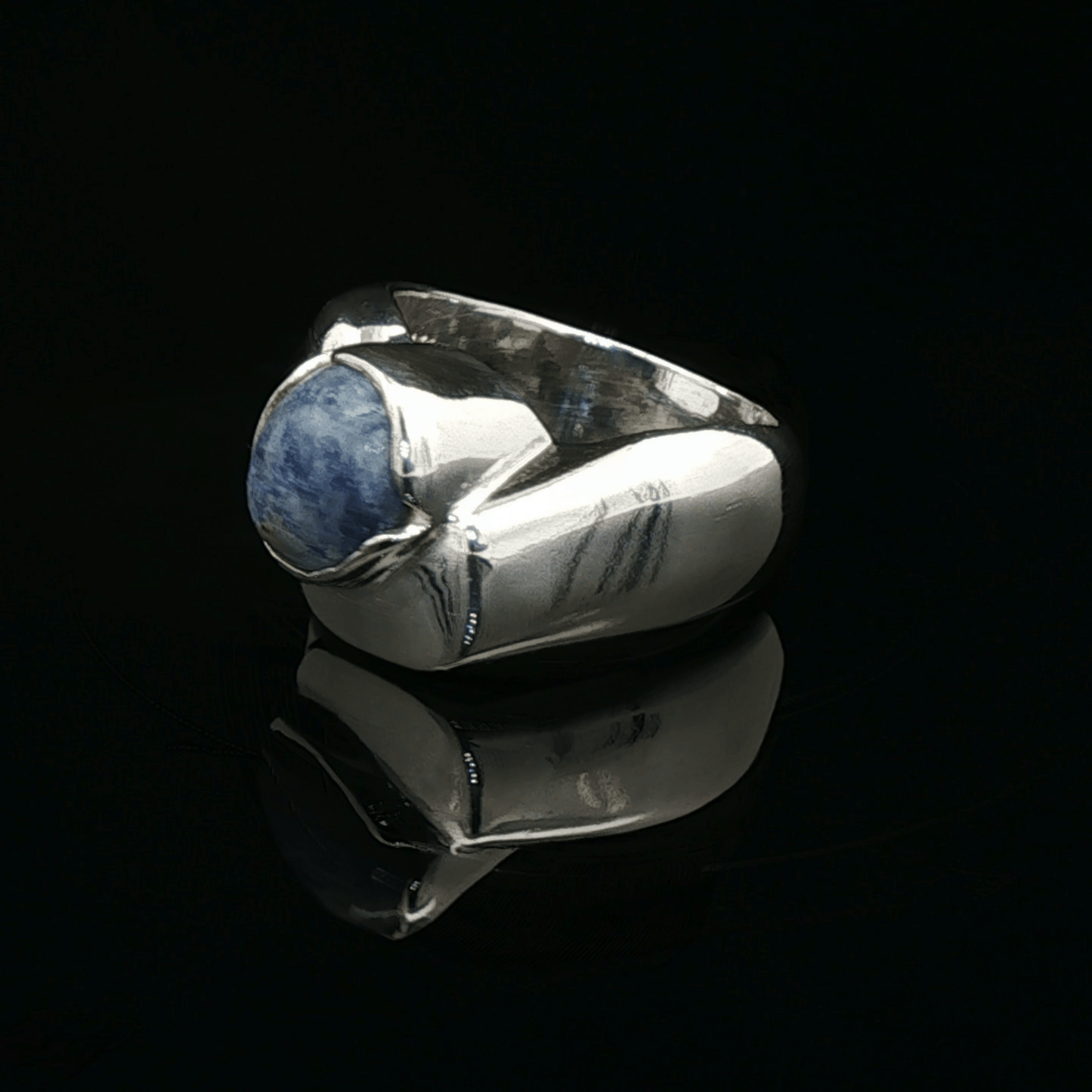 Sodalite Cabochon Cocktail Ring in Sterling Silver, size 6 - Le Dragon Argenté - Live Sale - 