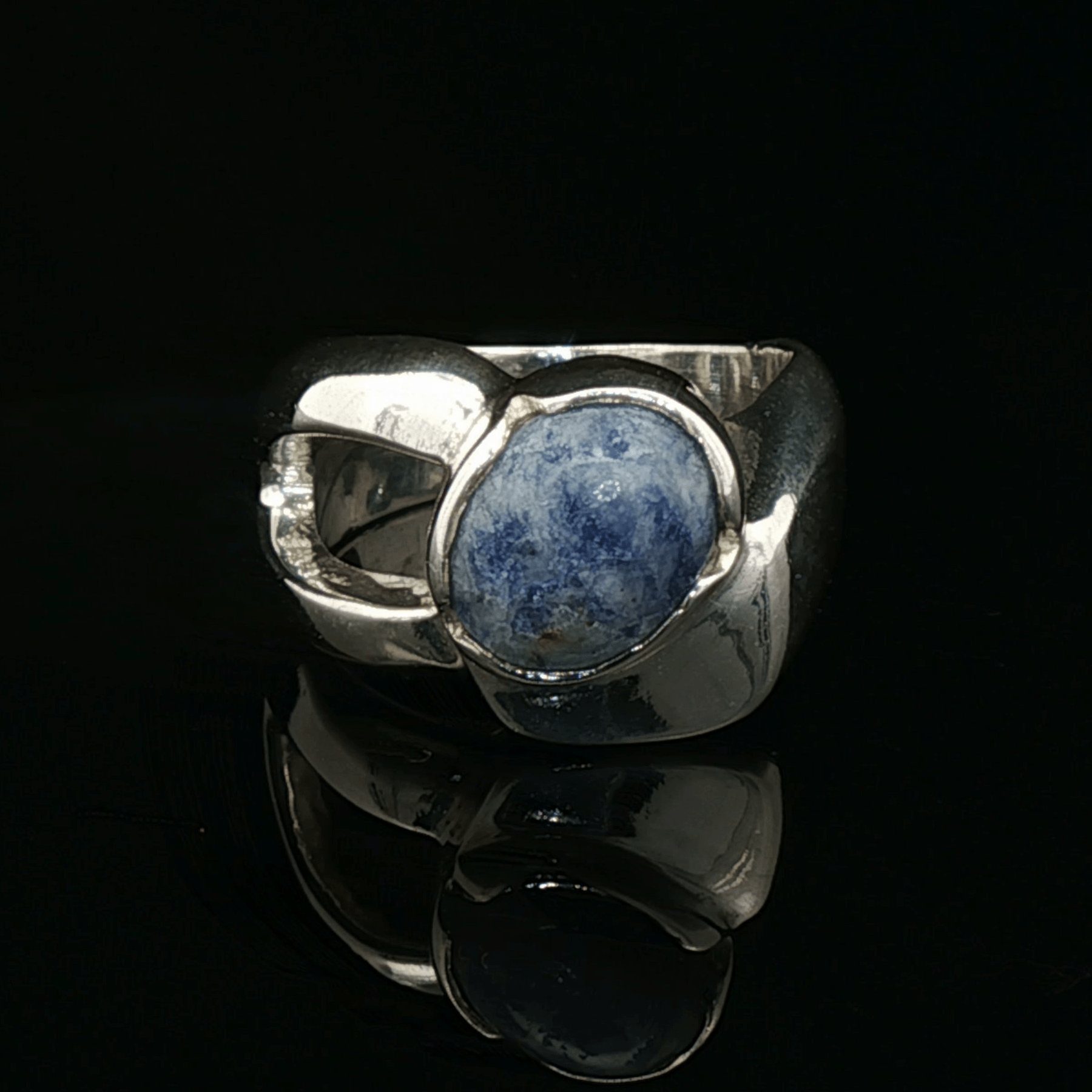 Sodalite Cabochon Cocktail Ring in Sterling Silver, size 6 - Le Dragon Argenté - Live Sale - 