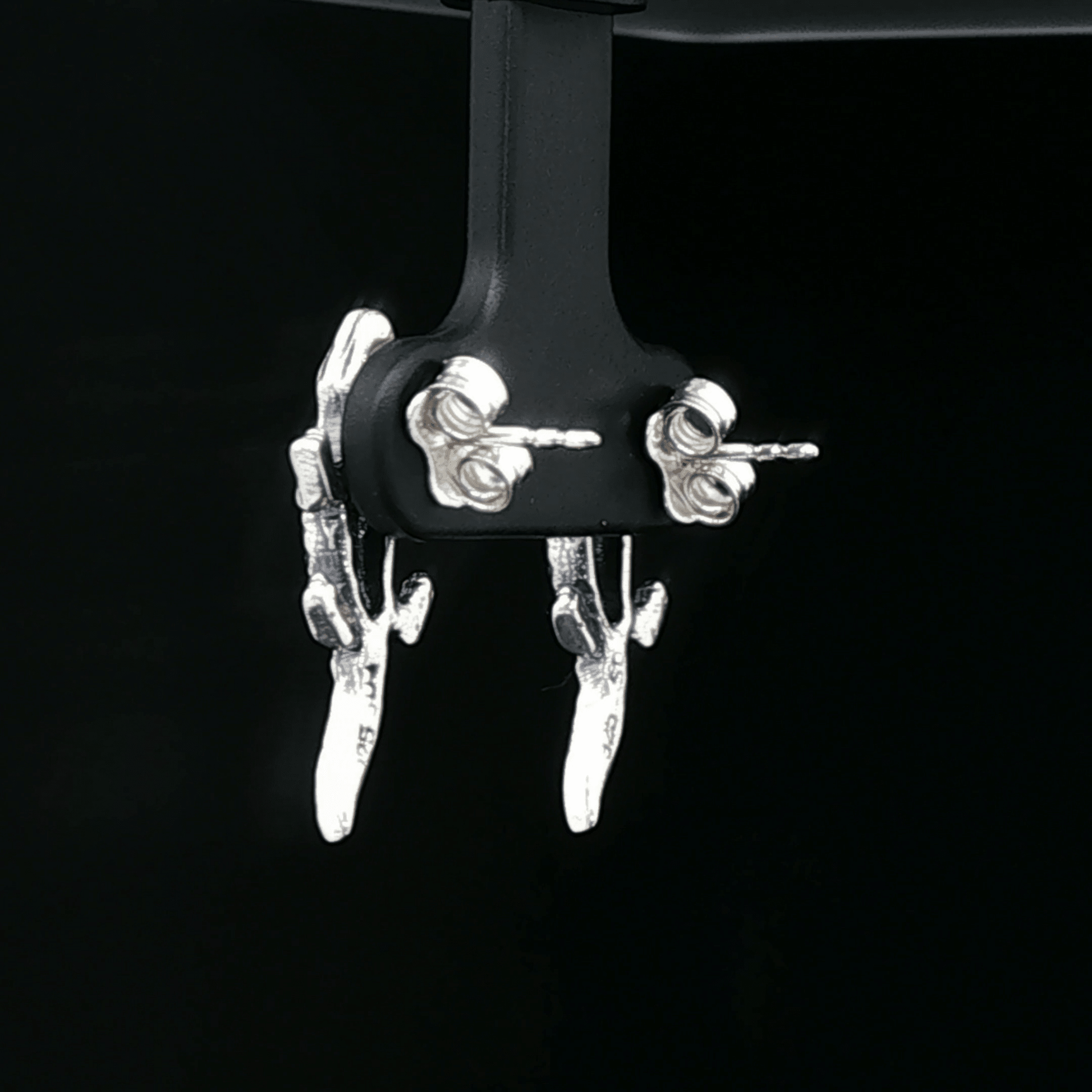 Handmade sterling silver alligator stud earrings with detailed reptile design – Le Dragon Argenté