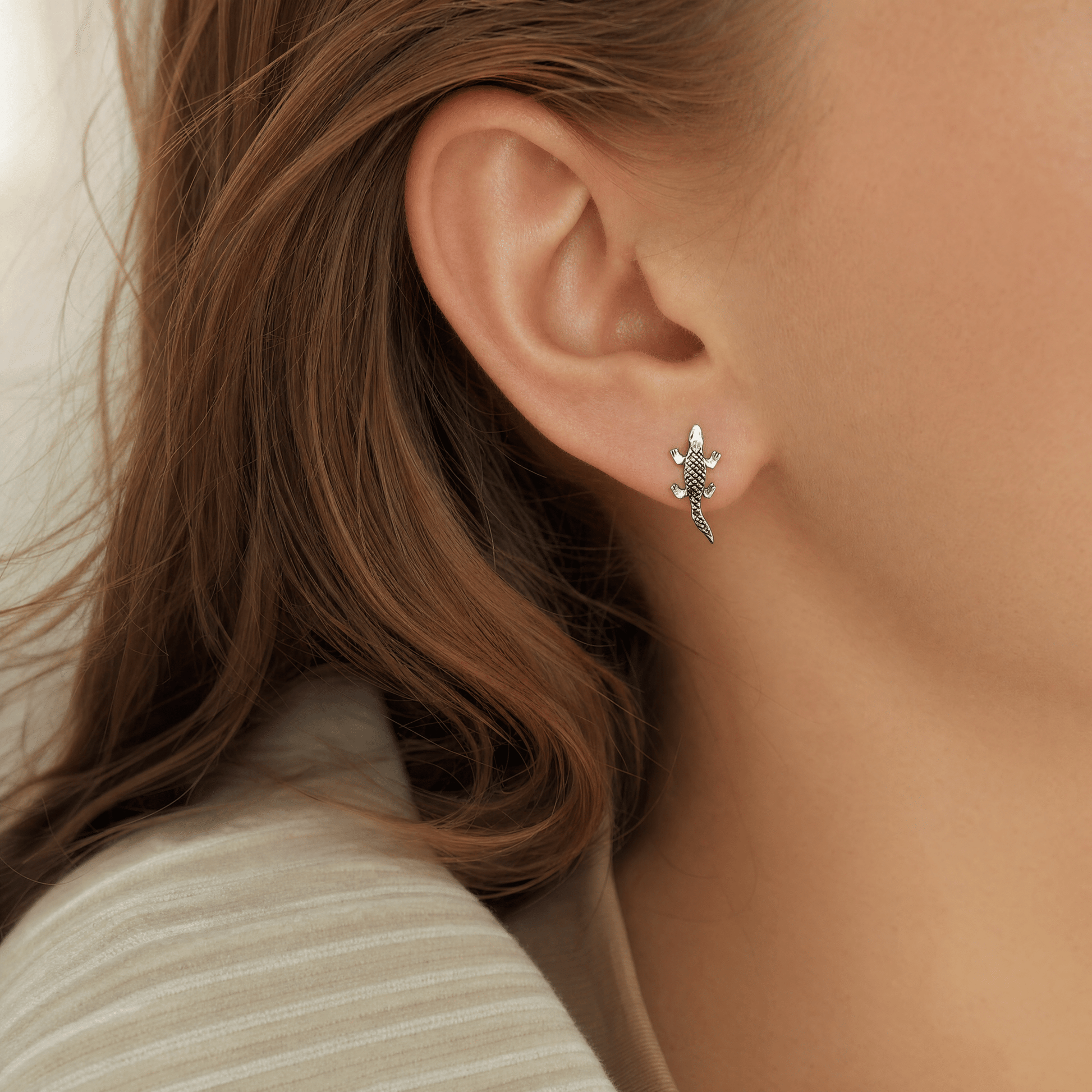 Handmade sterling silver alligator stud earrings with detailed reptile design – Le Dragon Argenté
