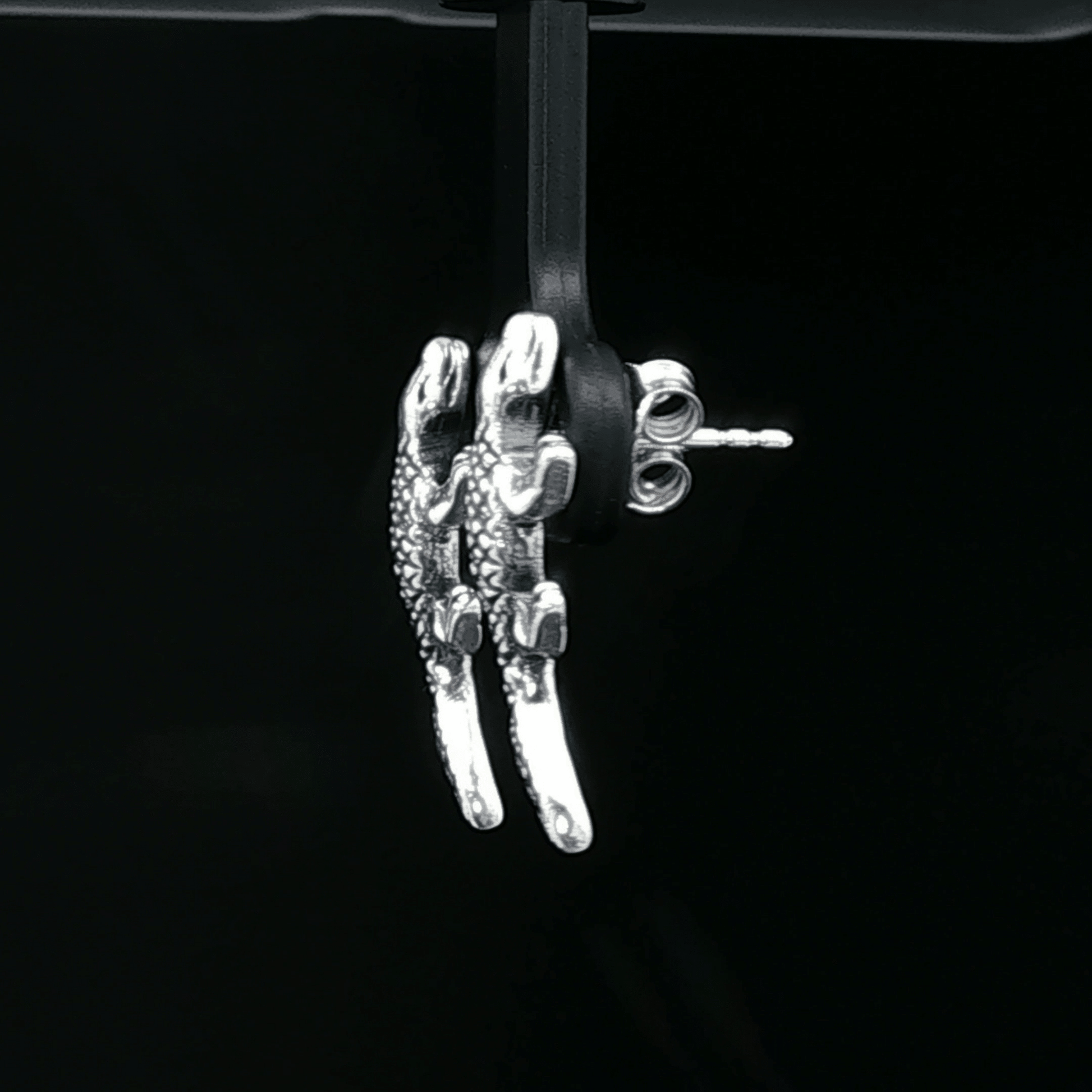 Handmade sterling silver alligator stud earrings with detailed reptile design – Le Dragon Argenté