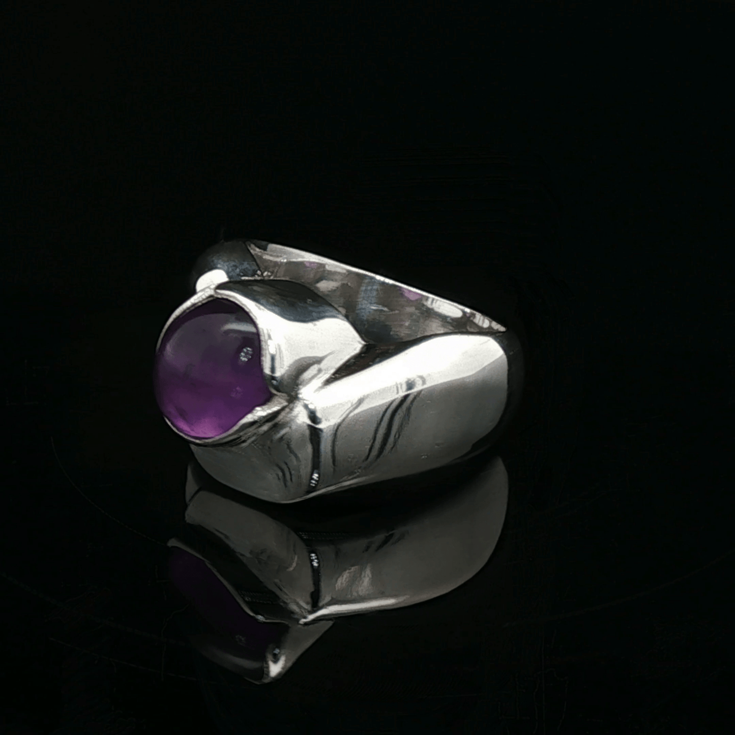 Sterling Silver Cocktail Ring with Cabochon Amethyst, size 6 - Le Dragon Argenté - Live Sale - 