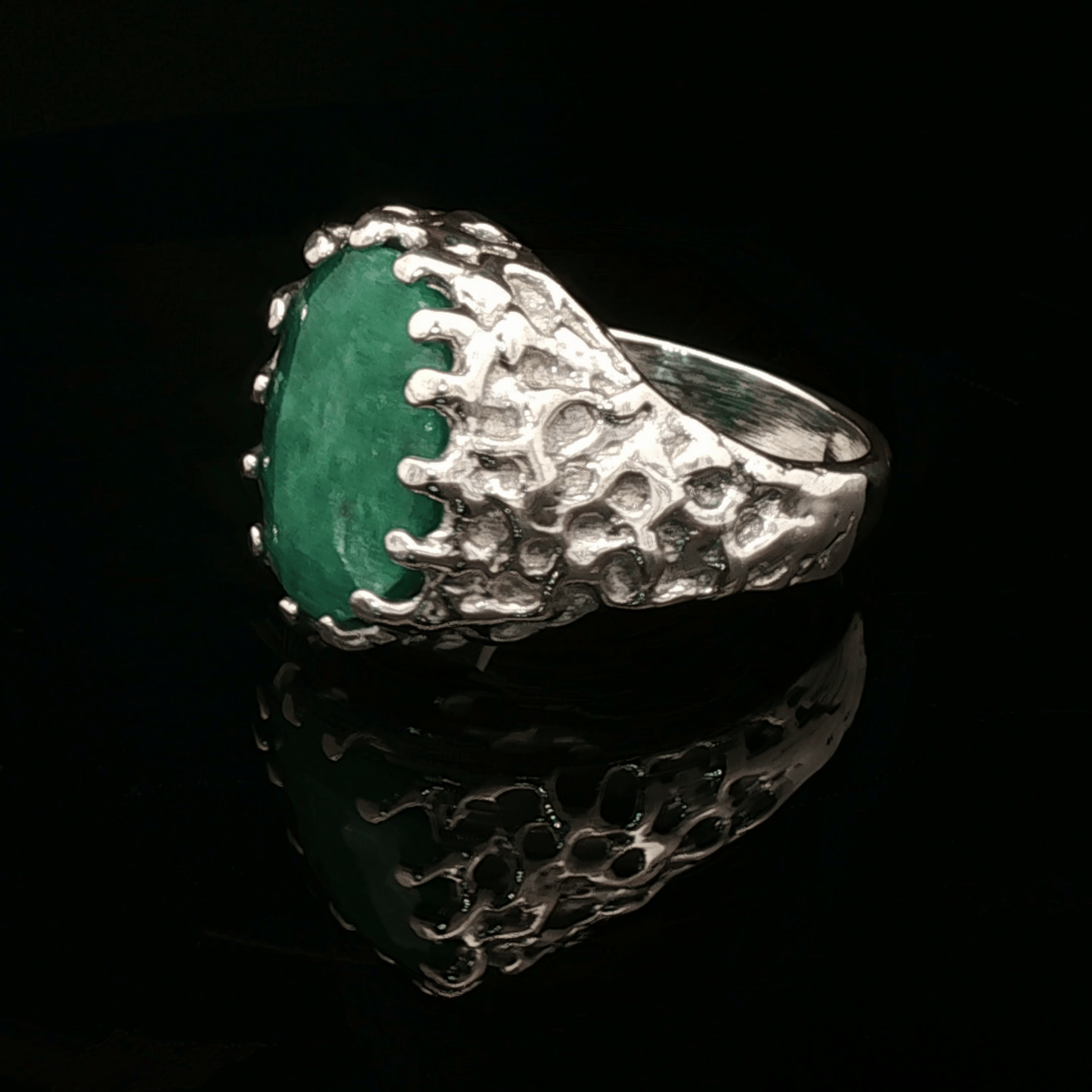 Sterling Silver Cocktail Ring with Oval Opaque Emerald, size 9 - Le Dragon Argenté - Live Sale - 