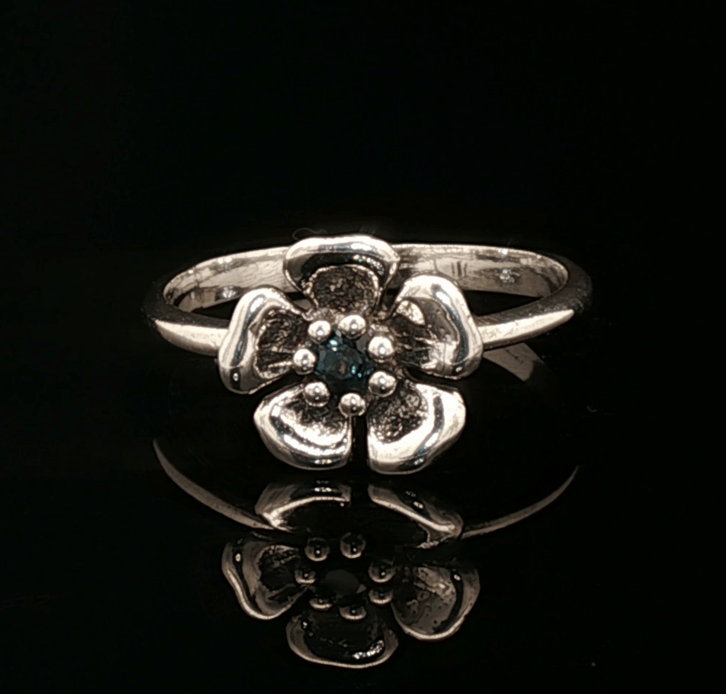 Sterling Silver Flower Solitaire Ring, Sapphire, size 7.5 - Le Dragon Argenté - Live Sale - 