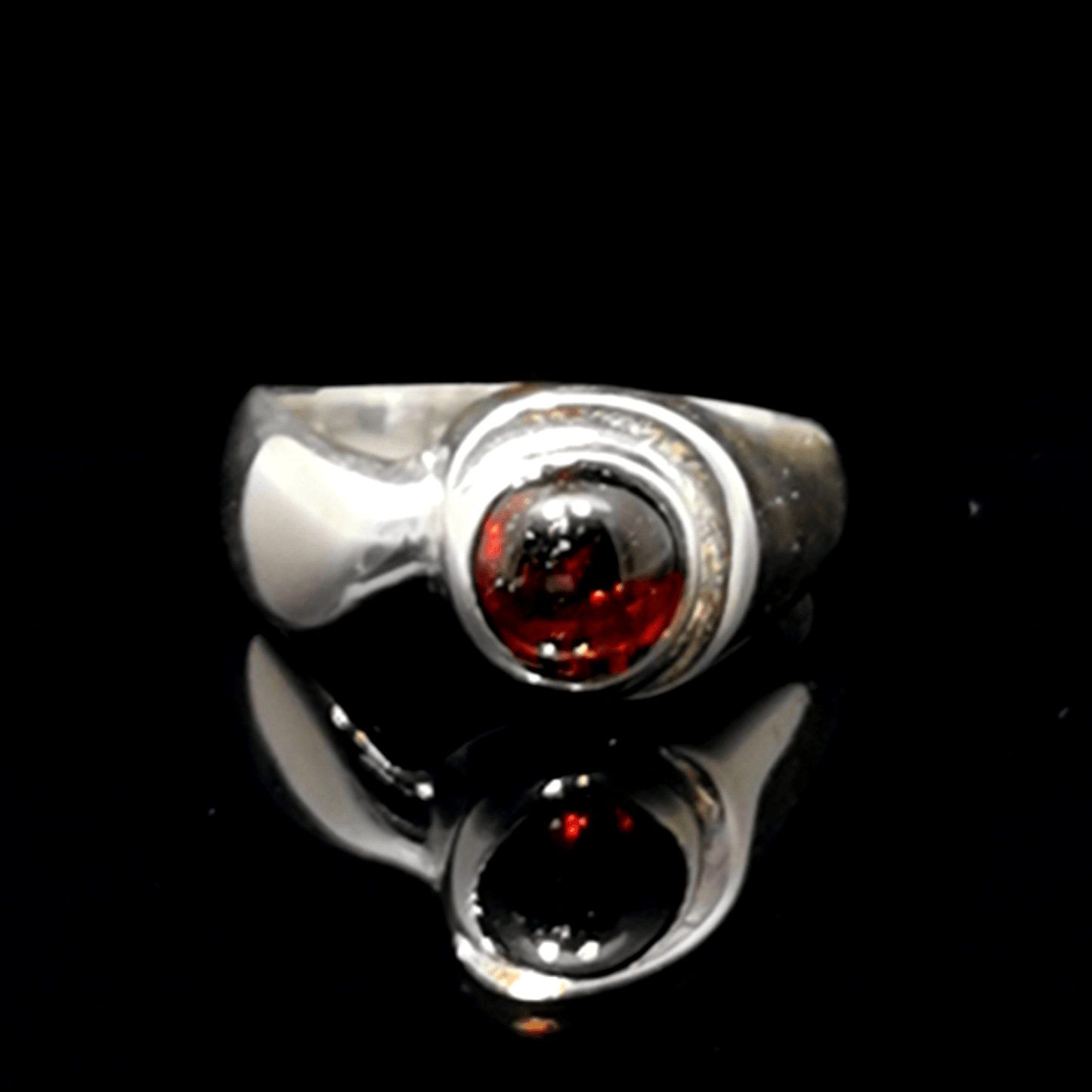 Sterling Silver Geometric Solitaire Ring with Cabochon Garnet, size 7.75 - Le Dragon Argenté - Live Sale - 
