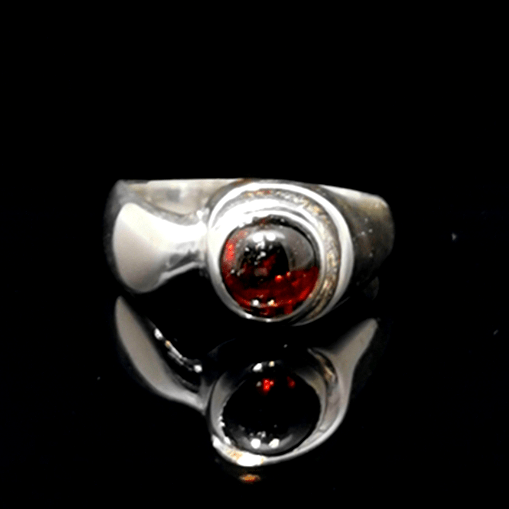 Sterling Silver Geometric Solitaire Ring with Cabochon Garnet, size 7.75 - Le Dragon Argenté - Live Sale - 
