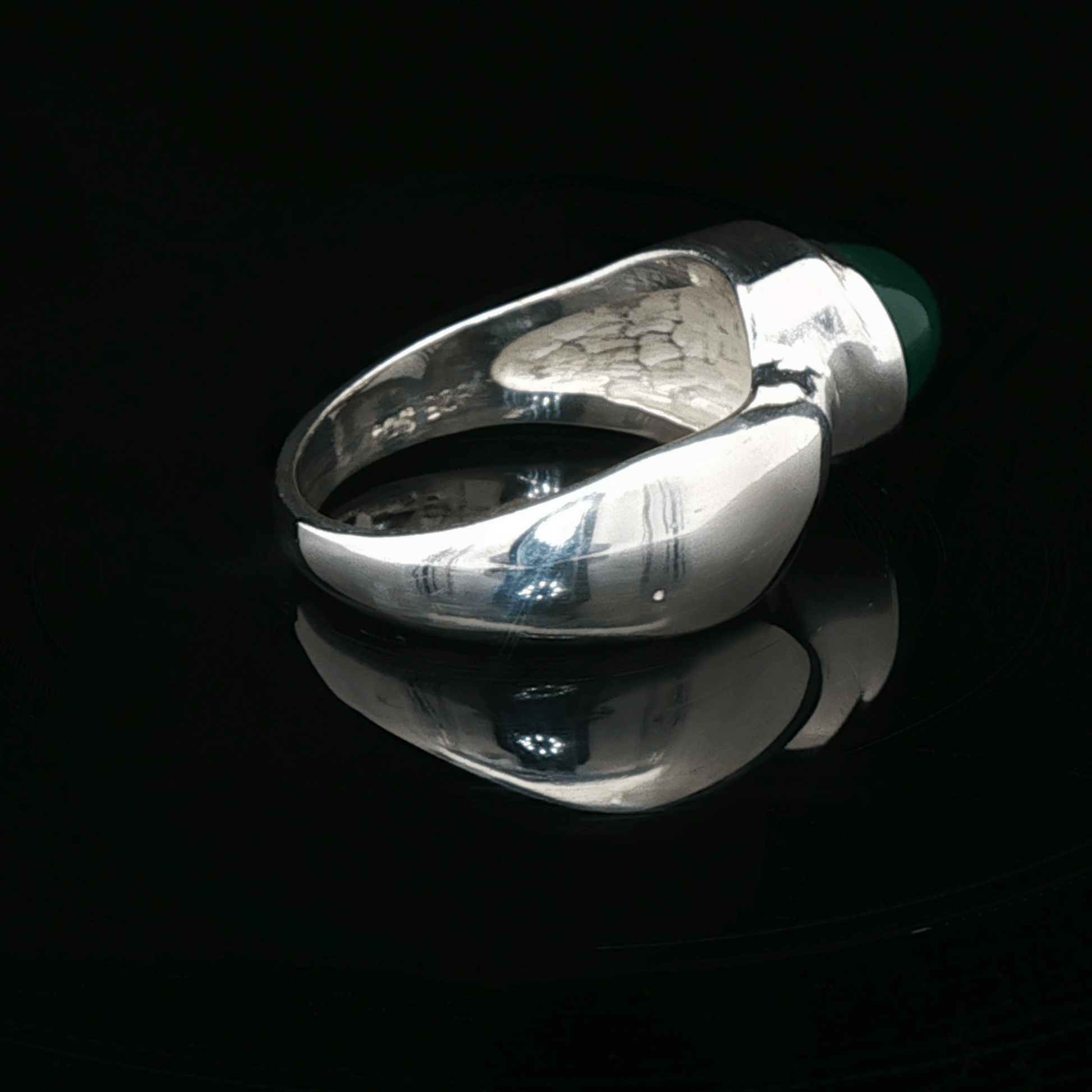 Sterling Silver Geometric Solitaire Ring with Cabochon Green Onyx, size 6.25 - Le Dragon Argenté - Live Sale - 