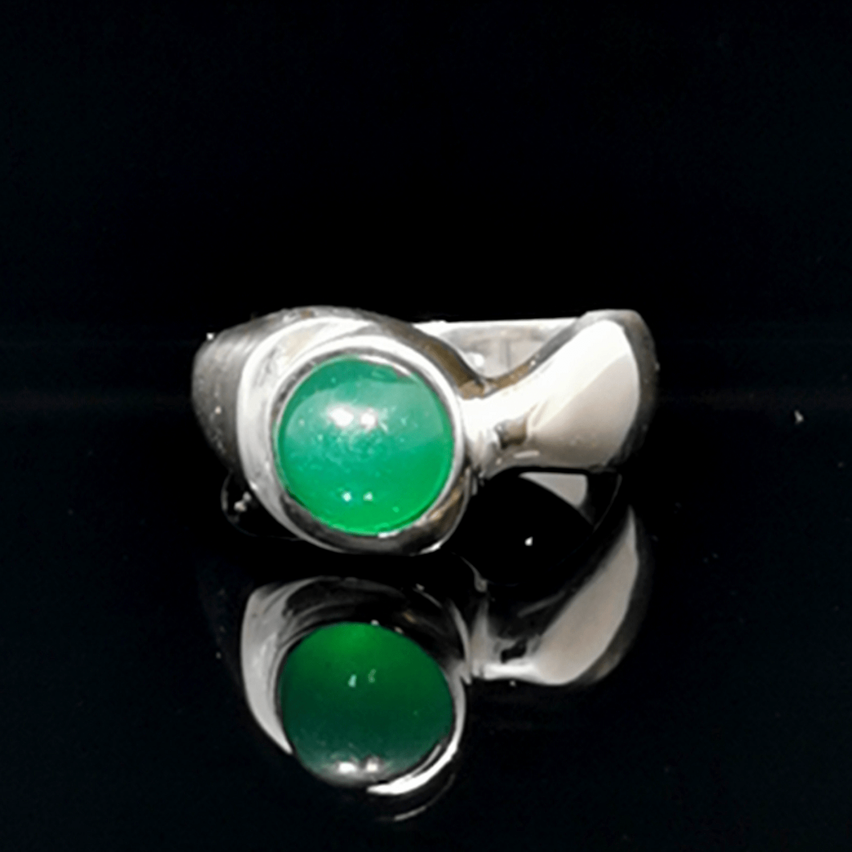 Sterling Silver Geometric Solitaire Ring with Cabochon Green Onyx, size 6.25 - Le Dragon Argenté - Live Sale - 