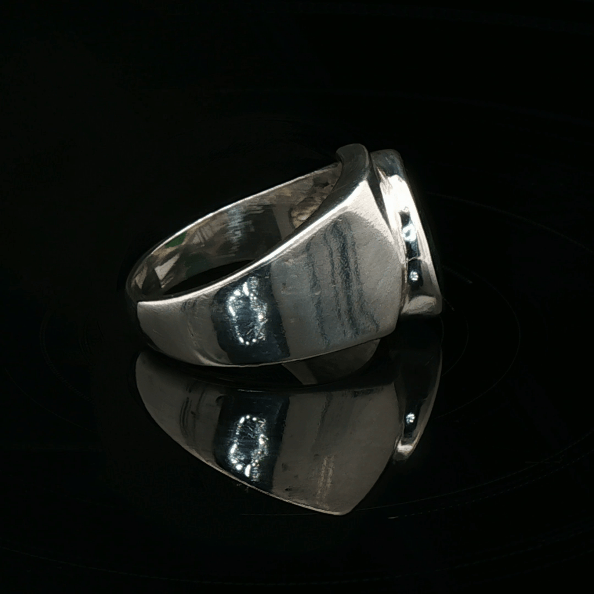 Sterling Silver Signet Ring with Lab Grown Green Quartz, size 7 - Le Dragon Argenté - Live Sale - 