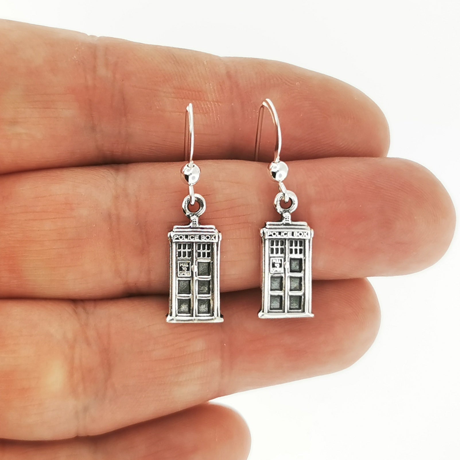 Tardis Charm Earrings - Le Dragon Argenté