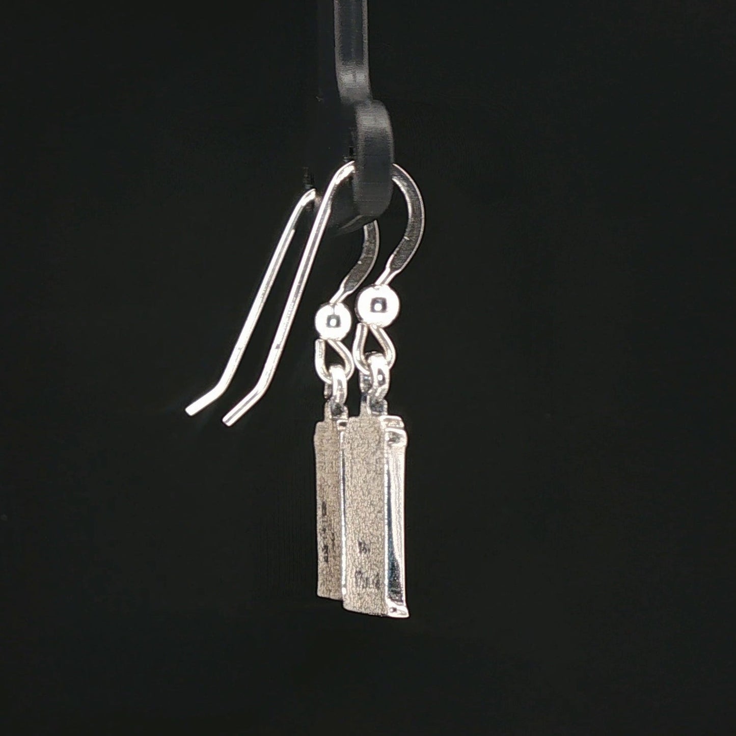 Tardis Charm Earrings - Le Dragon Argenté