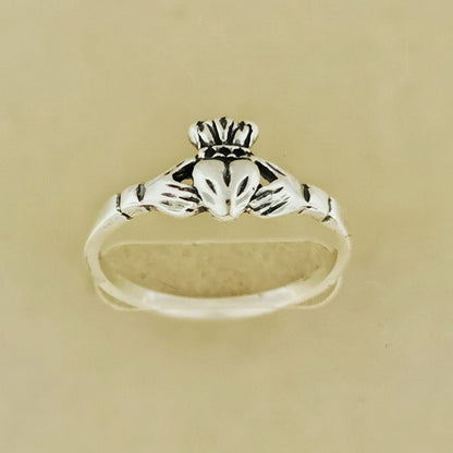 Small Claddagh Ring in 925 Silver, Tiny Celtic Irish Claddagh Ring, Ladies Claddagh Ring, Celtic Love Ring, Celtic Gift for Her, Sterling Silver Claddagh Ring, Small Sterling Silver Irish Ring, Hands Heart Crown, Irish Marriage Ring