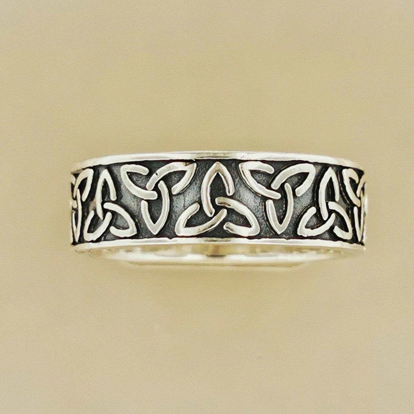 Triquetra Band in Sterling Silver or Antique Bronze - Le Dragon Argenté