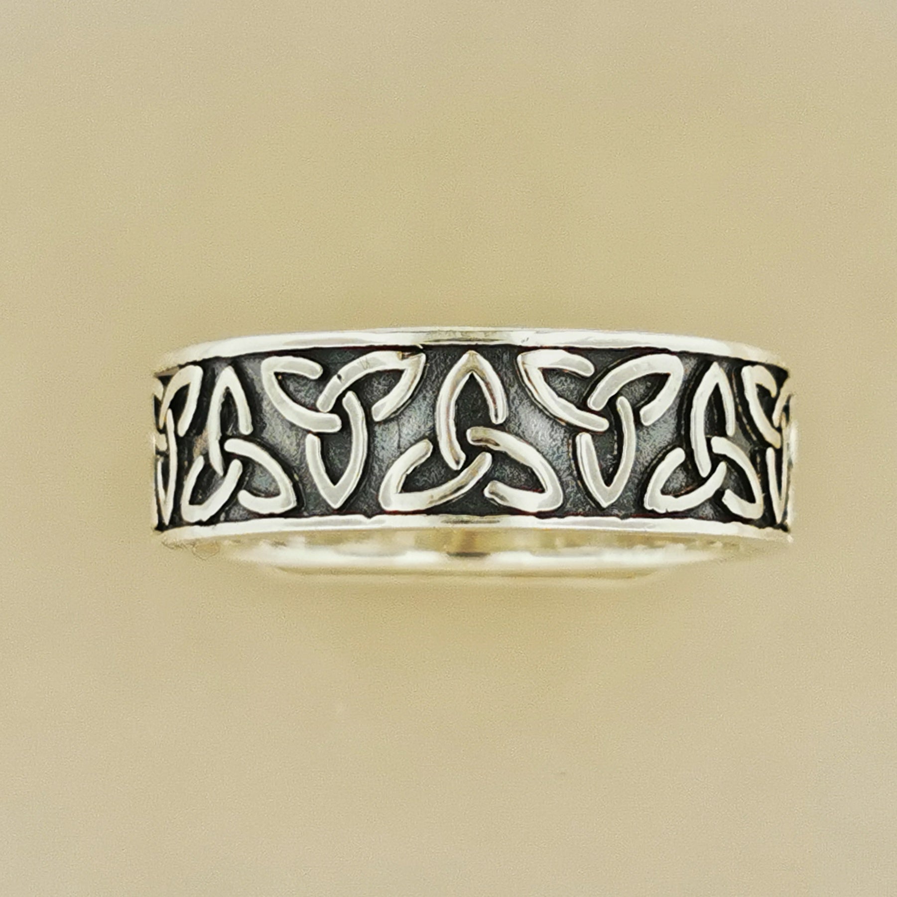 Triquetra Band in Sterling Silver or Antique Bronze - Le Dragon Argenté