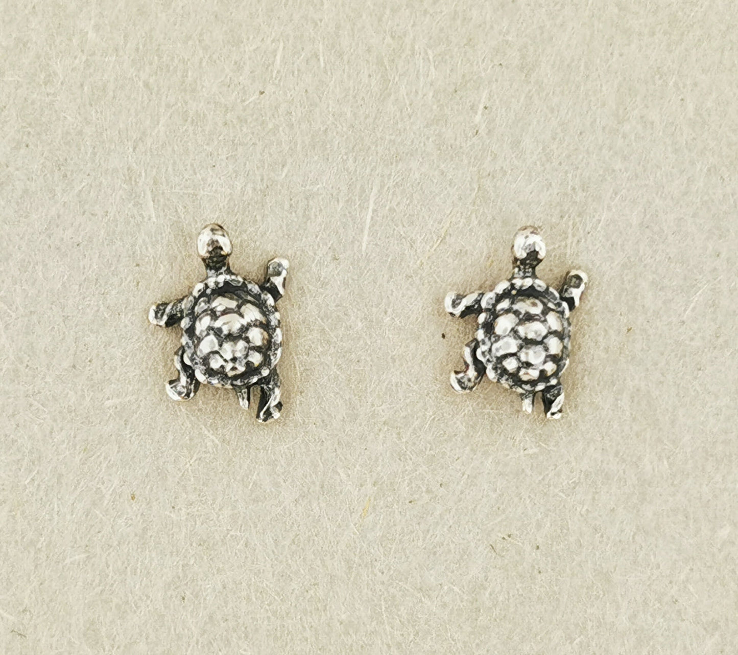 Turtle Stud Earrings in Sterling Silver - Le Dragon Argenté