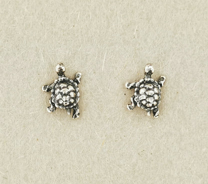 Turtle Stud Earrings in Sterling Silver - Le Dragon Argenté