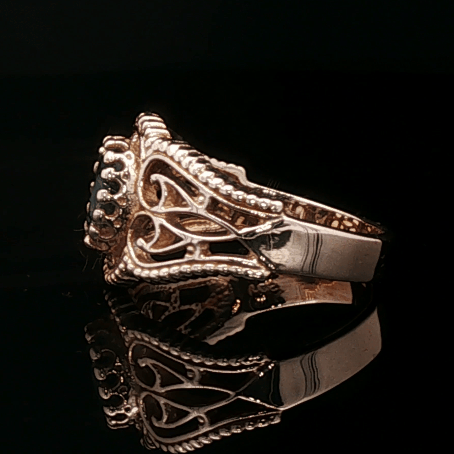 Vintage Style Filigree Ring with Gemstone in Antique Bronze - Le Dragon Argenté